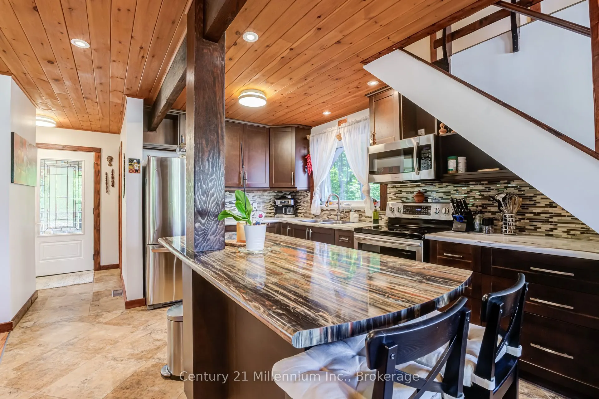 446 Manley Crescent