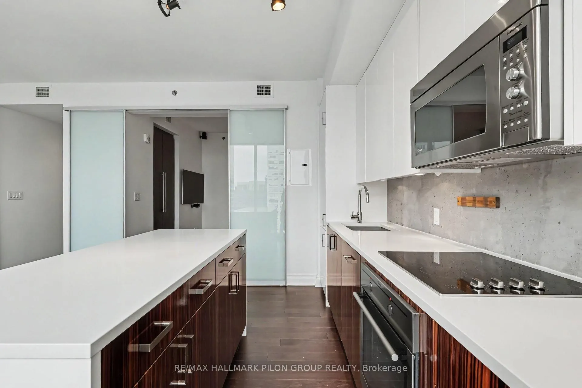 300 Lisgar Street #1512