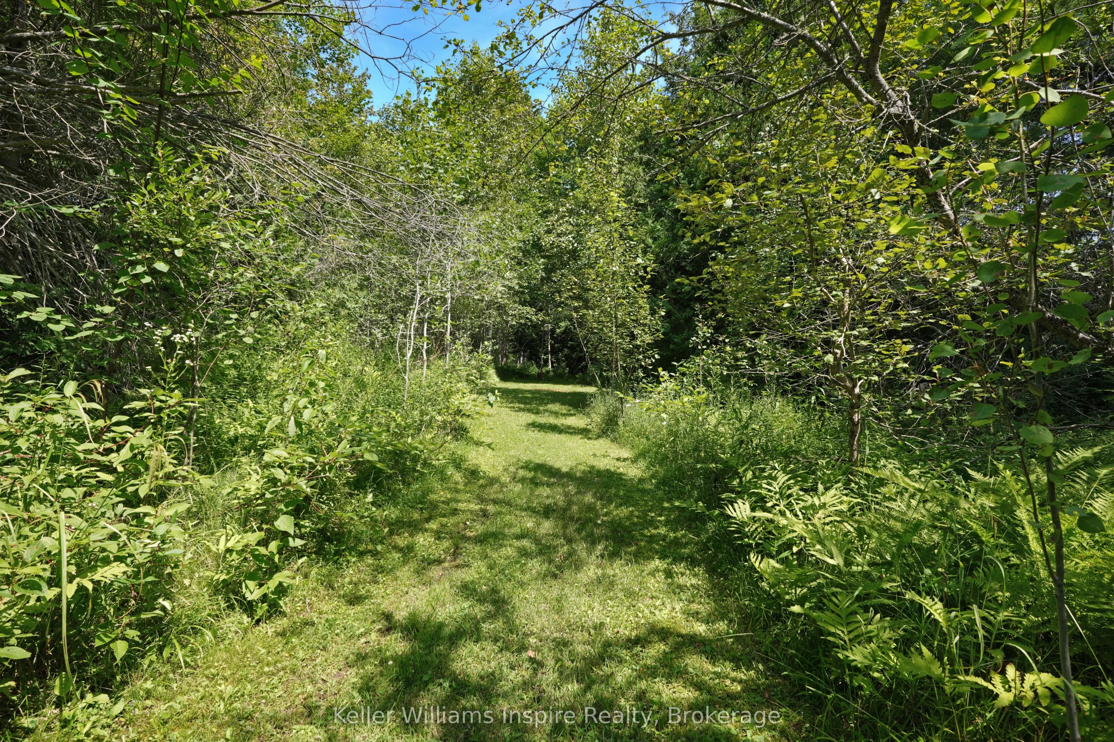 1794 East Road Loop