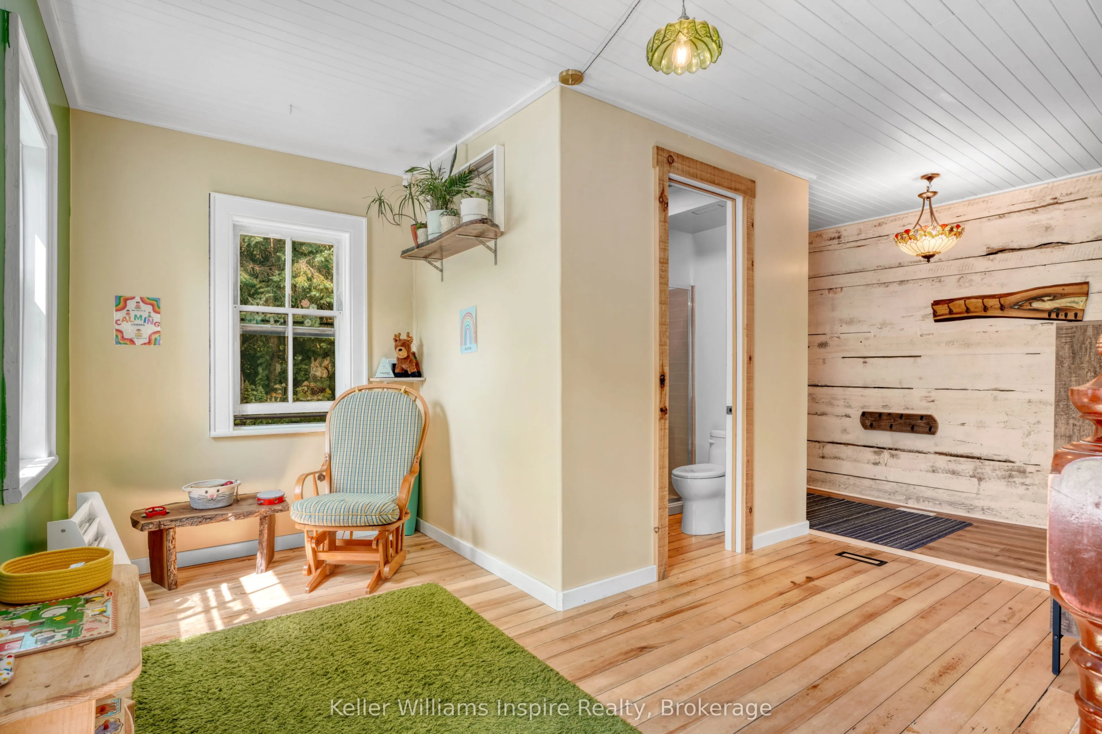 1794 East Road Loop