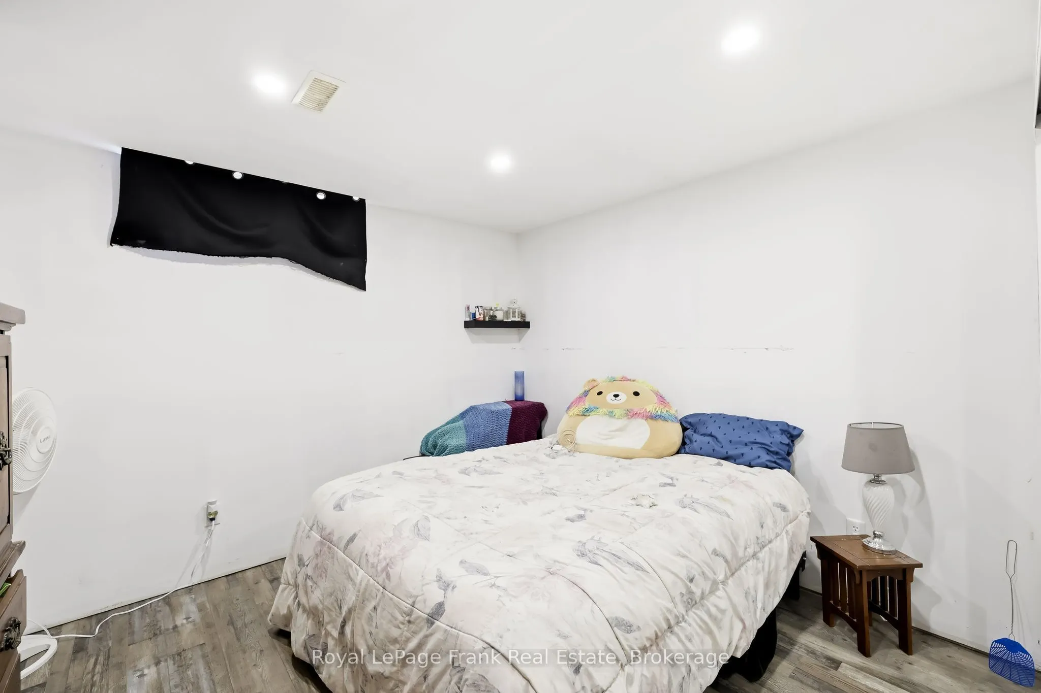 9 Durham Street W