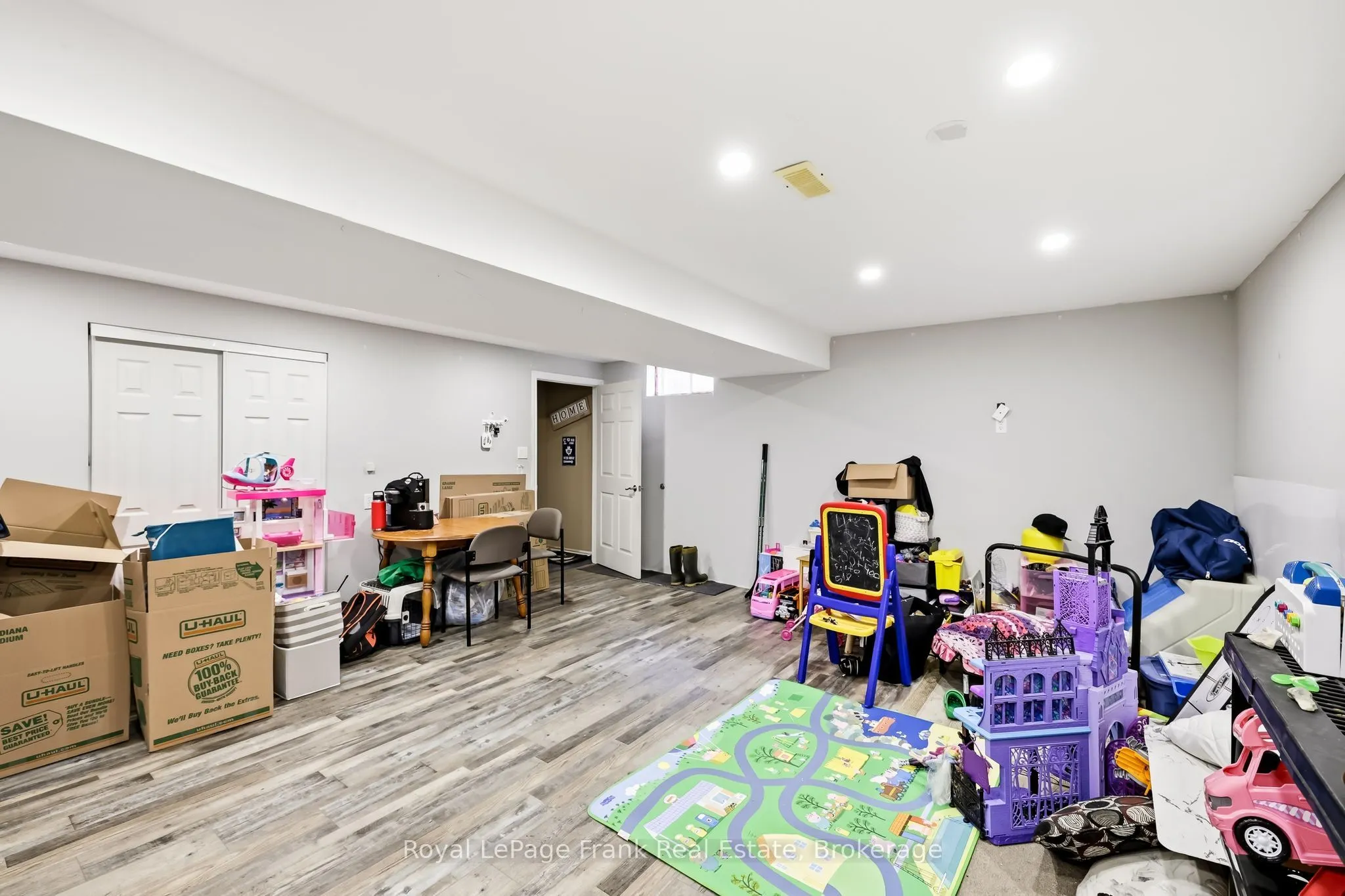 9 Durham Street W