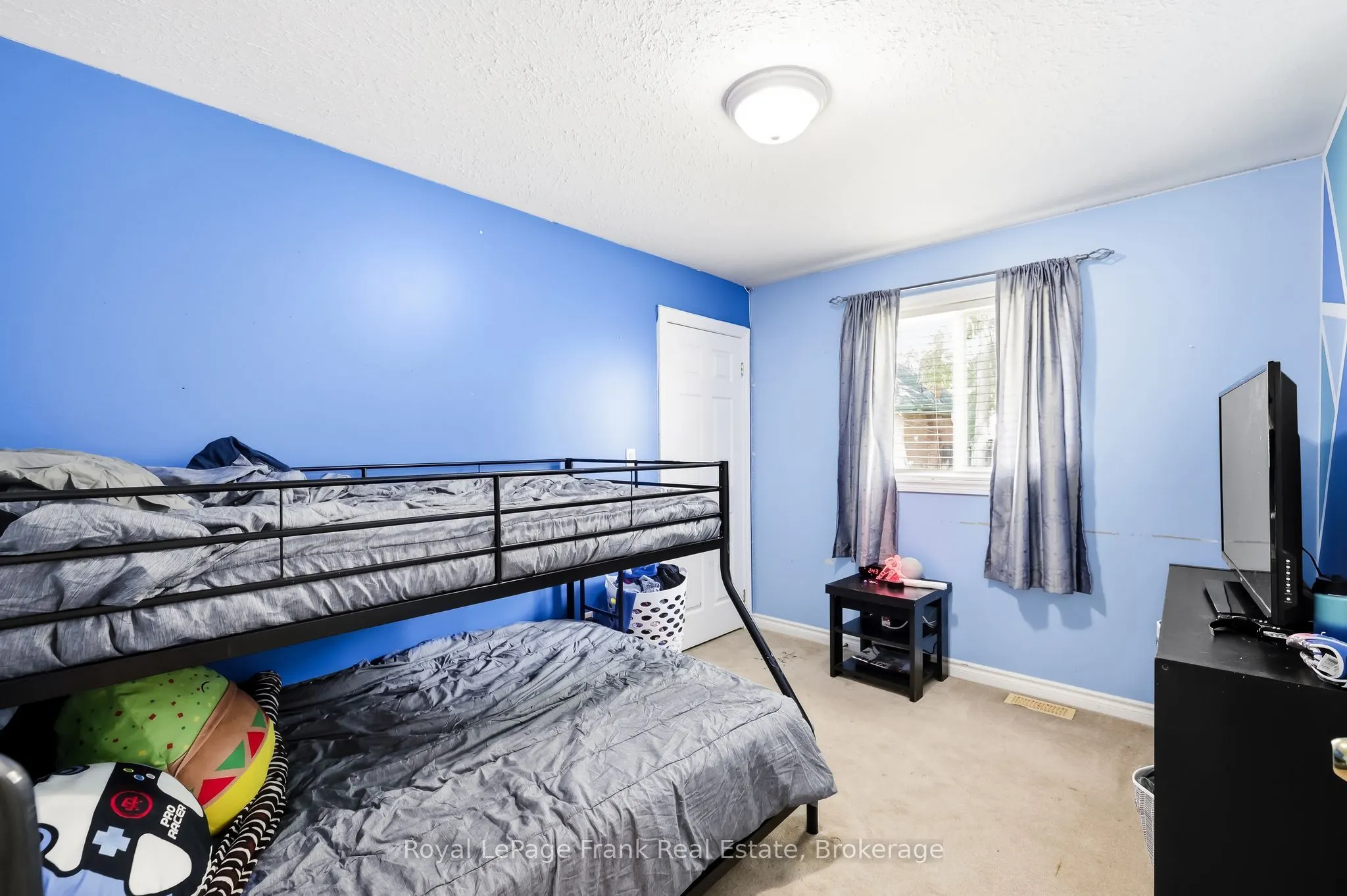 9 Durham Street W