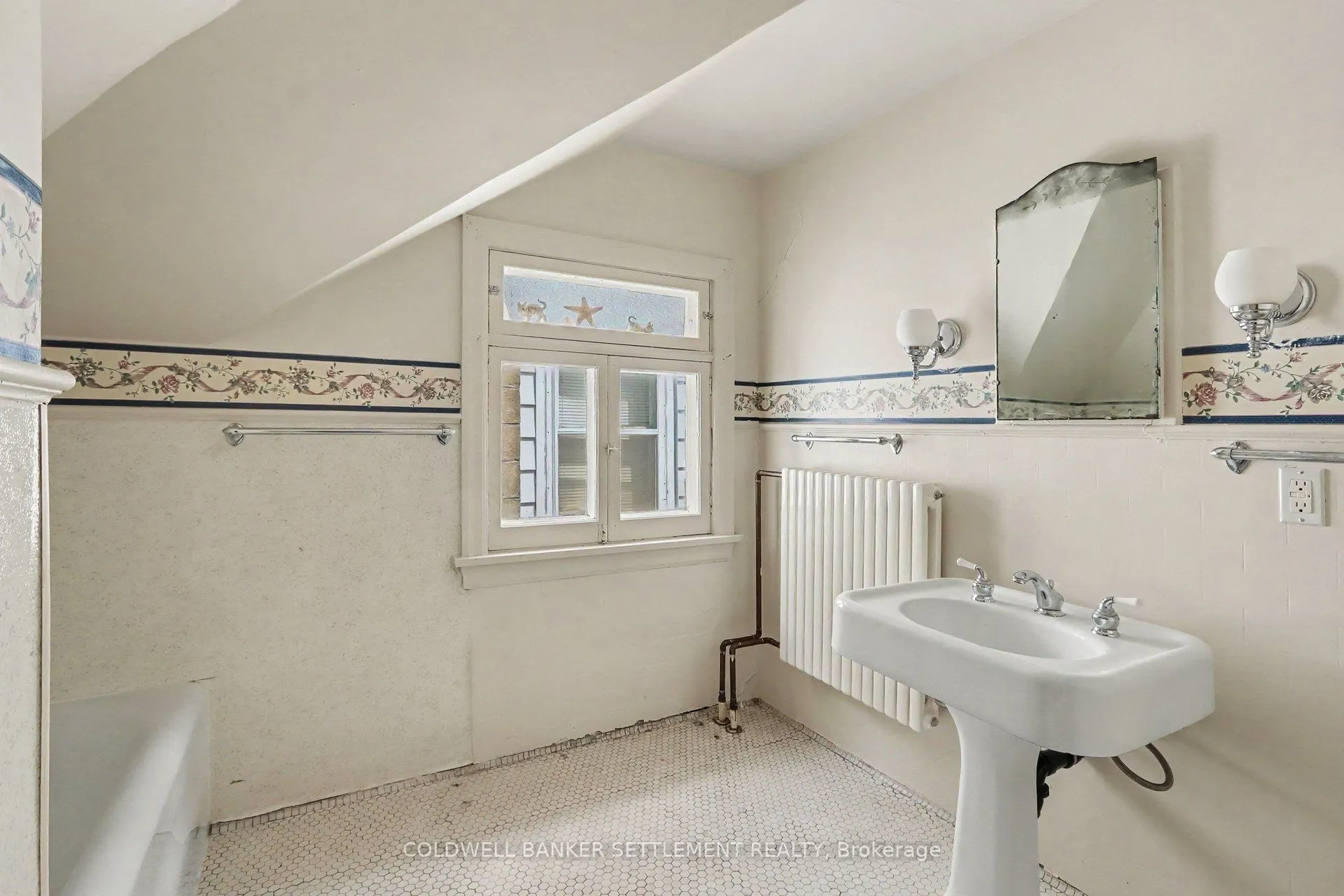 2 Gladstone Avenue