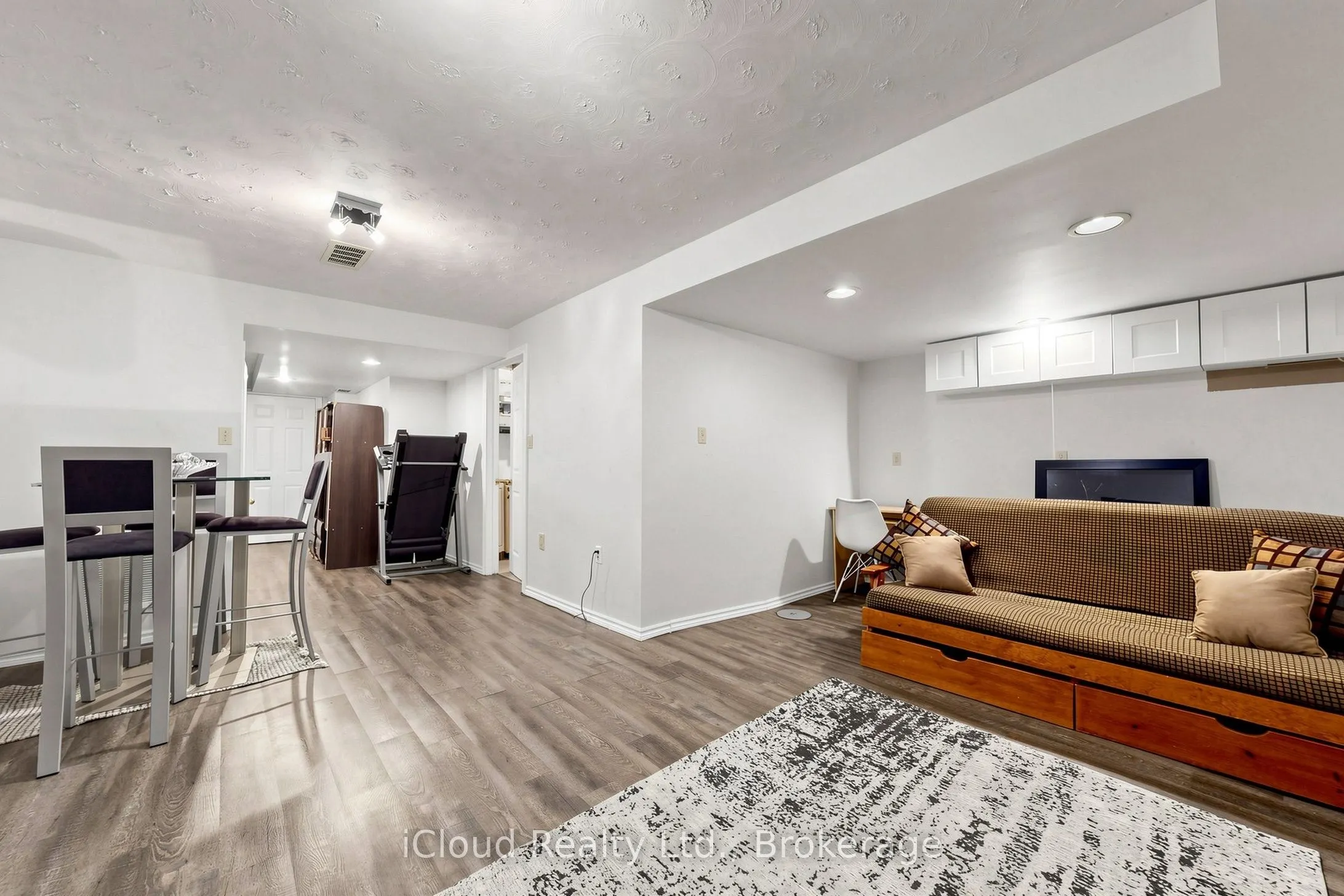 1 Royalwood Court #16