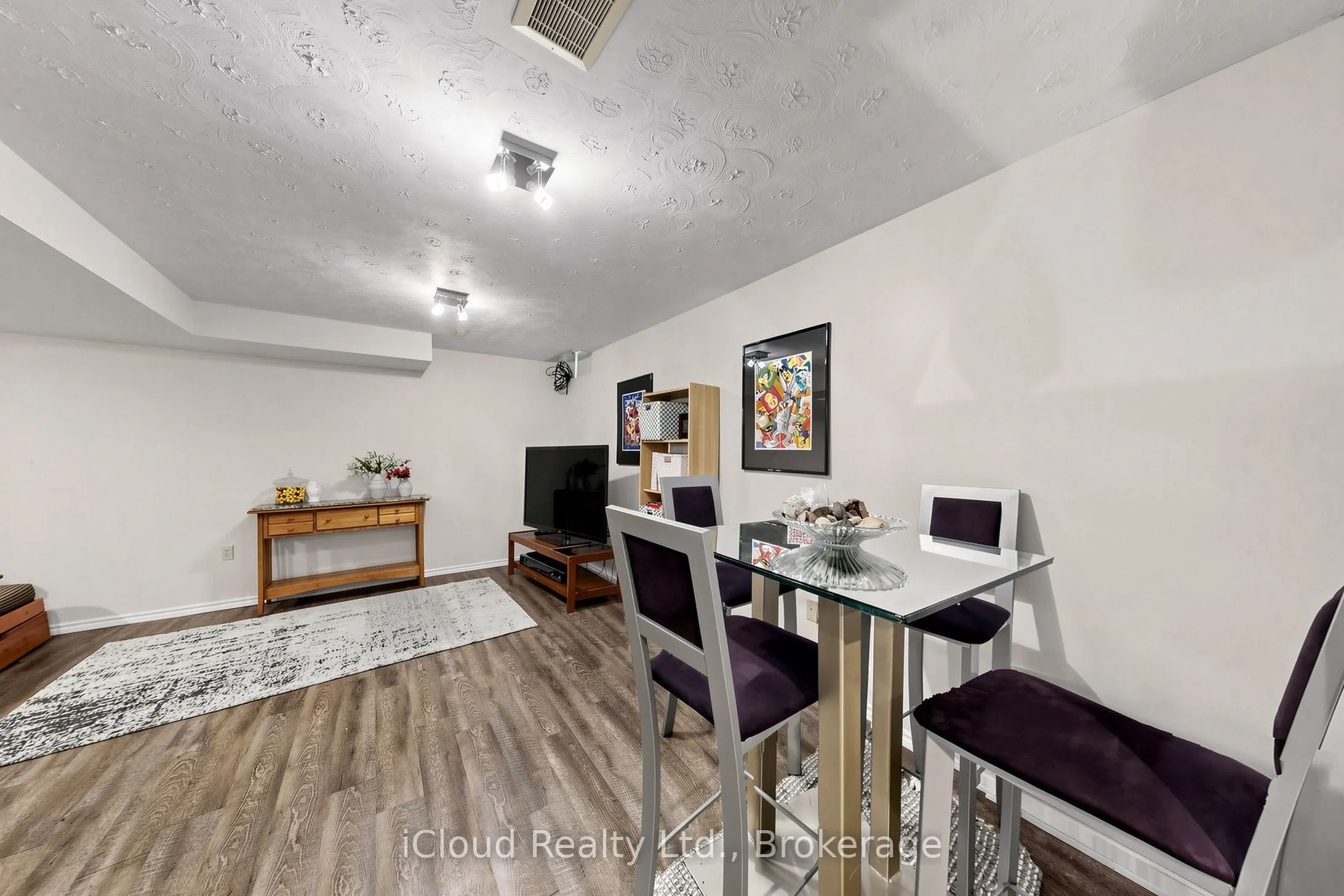 1 Royalwood Court #16