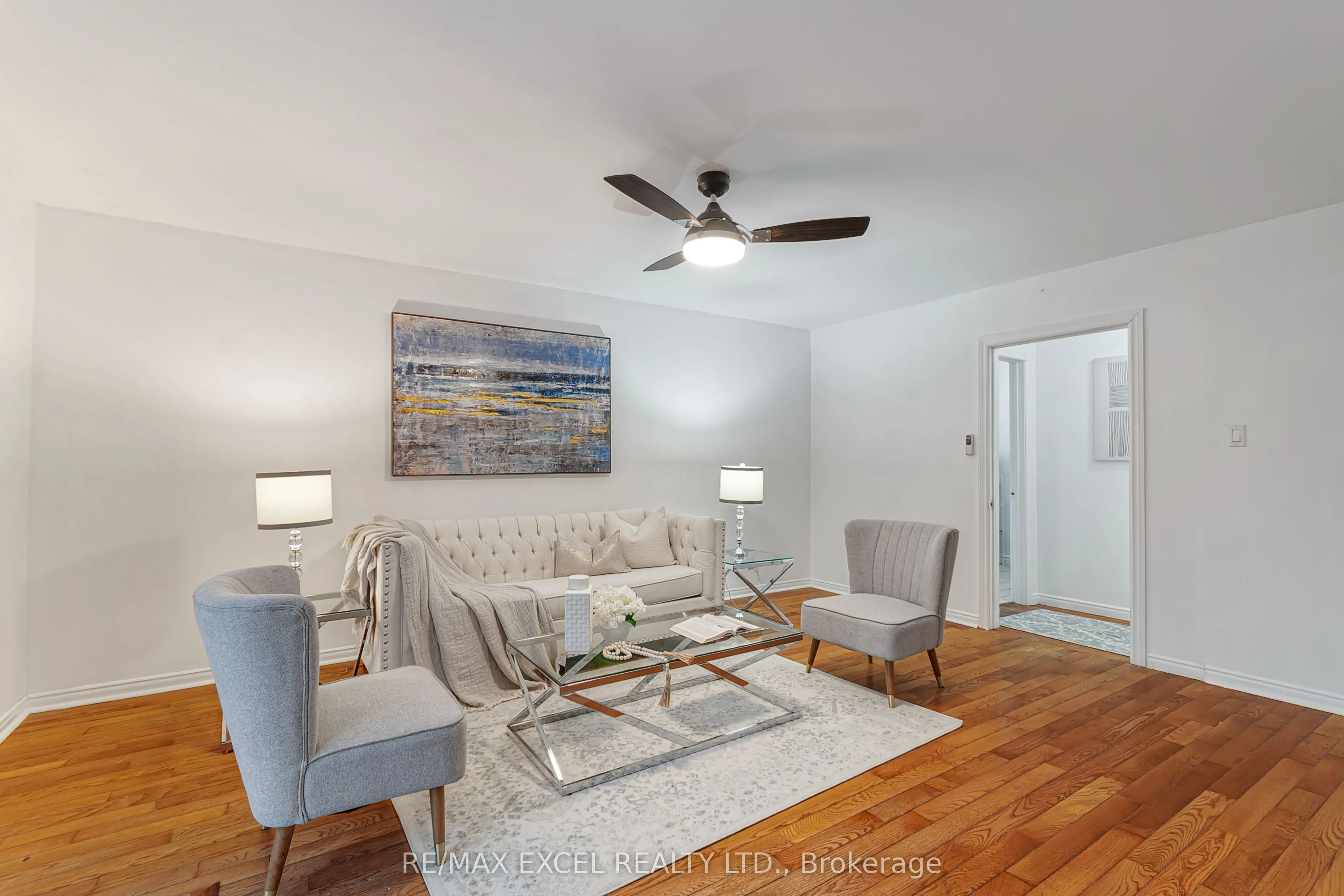 218 Angeline Street N