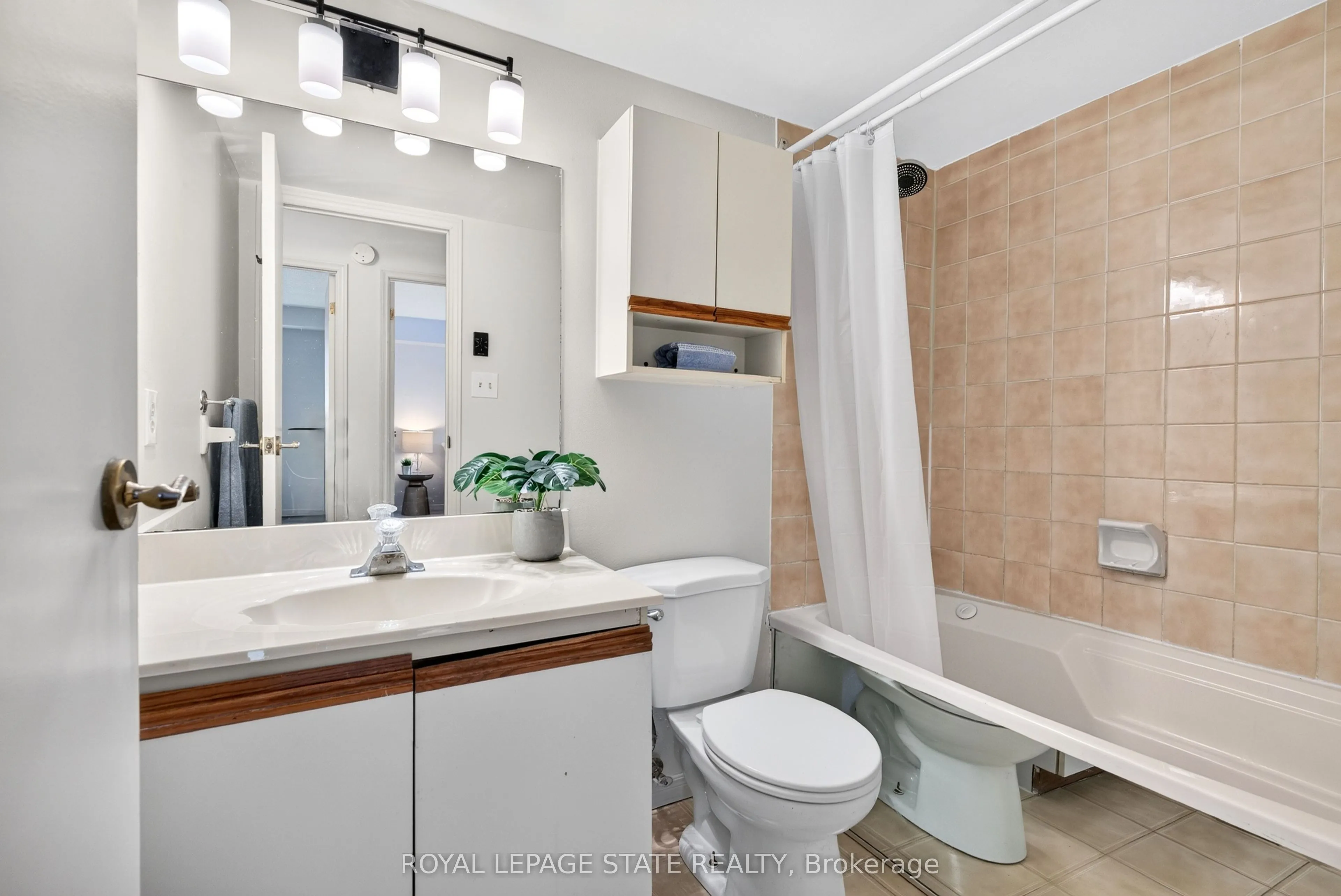 966 Queenston Road #203