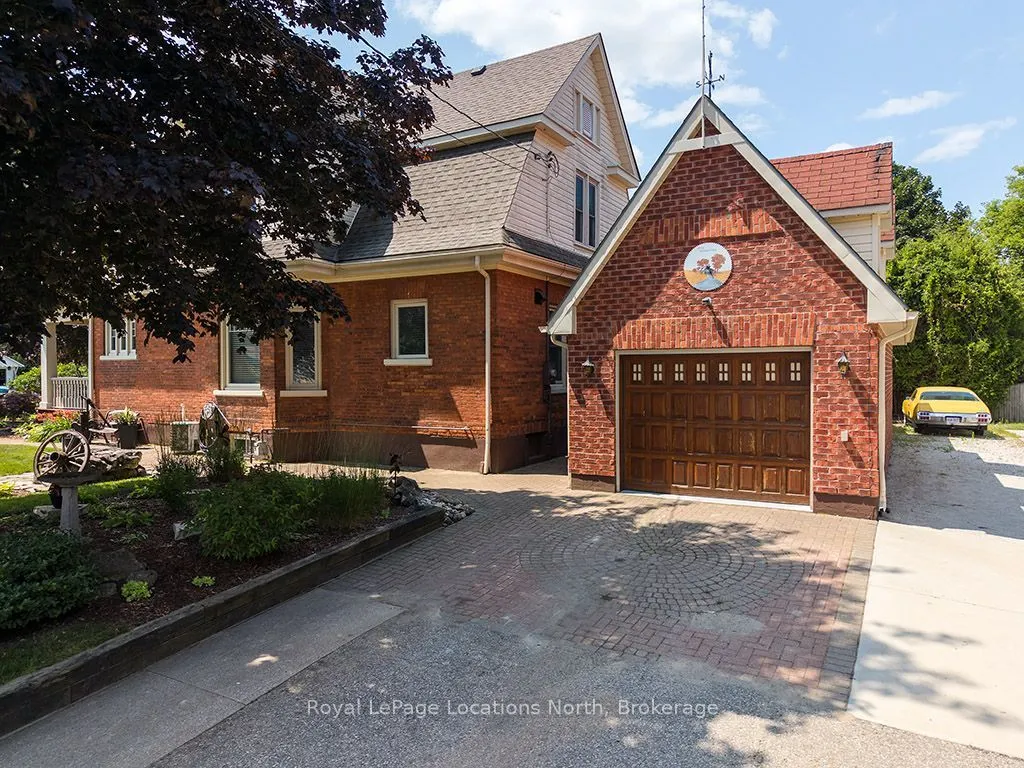 120 Marshall Street E