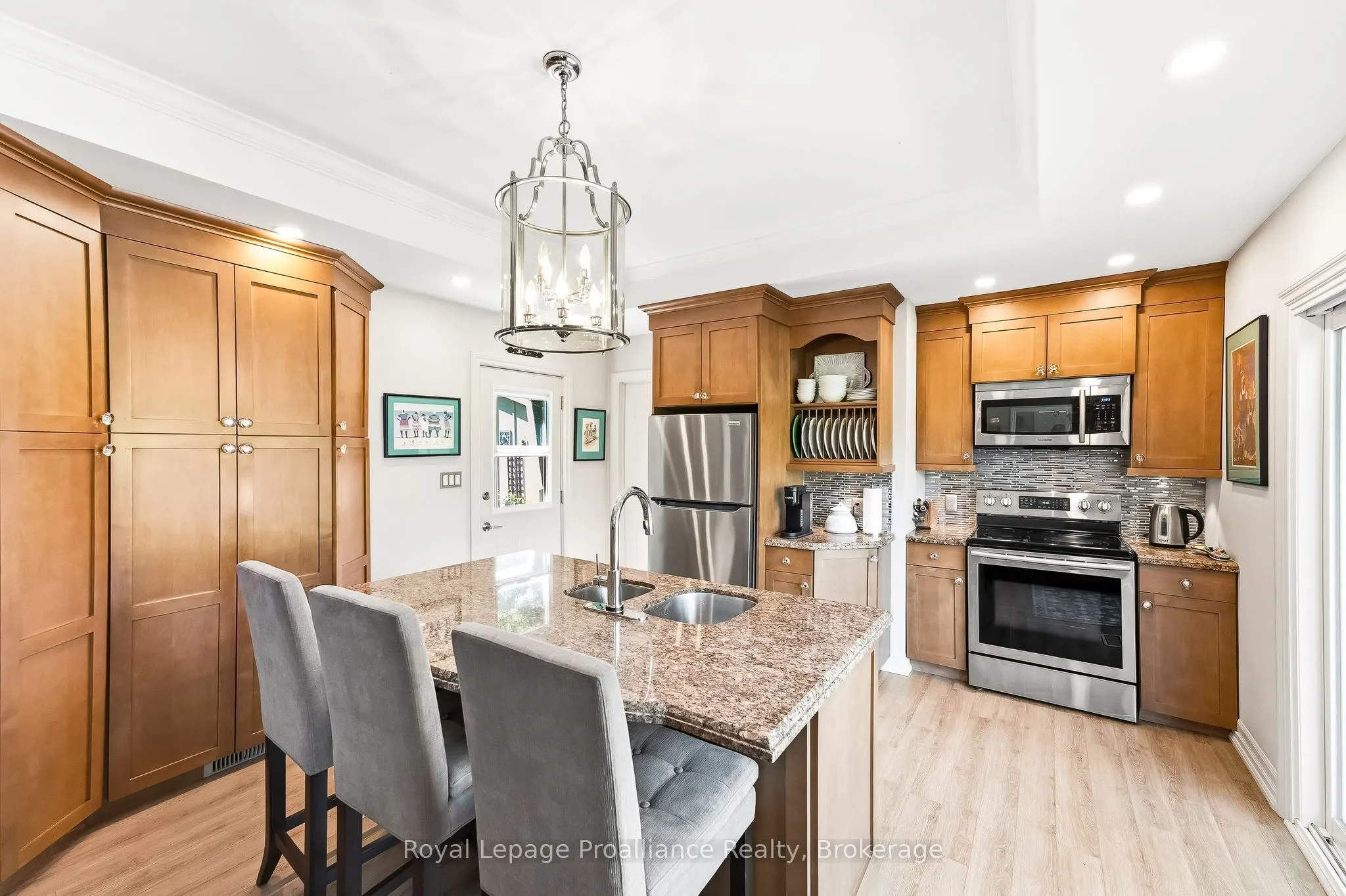 52 Bramley Street S