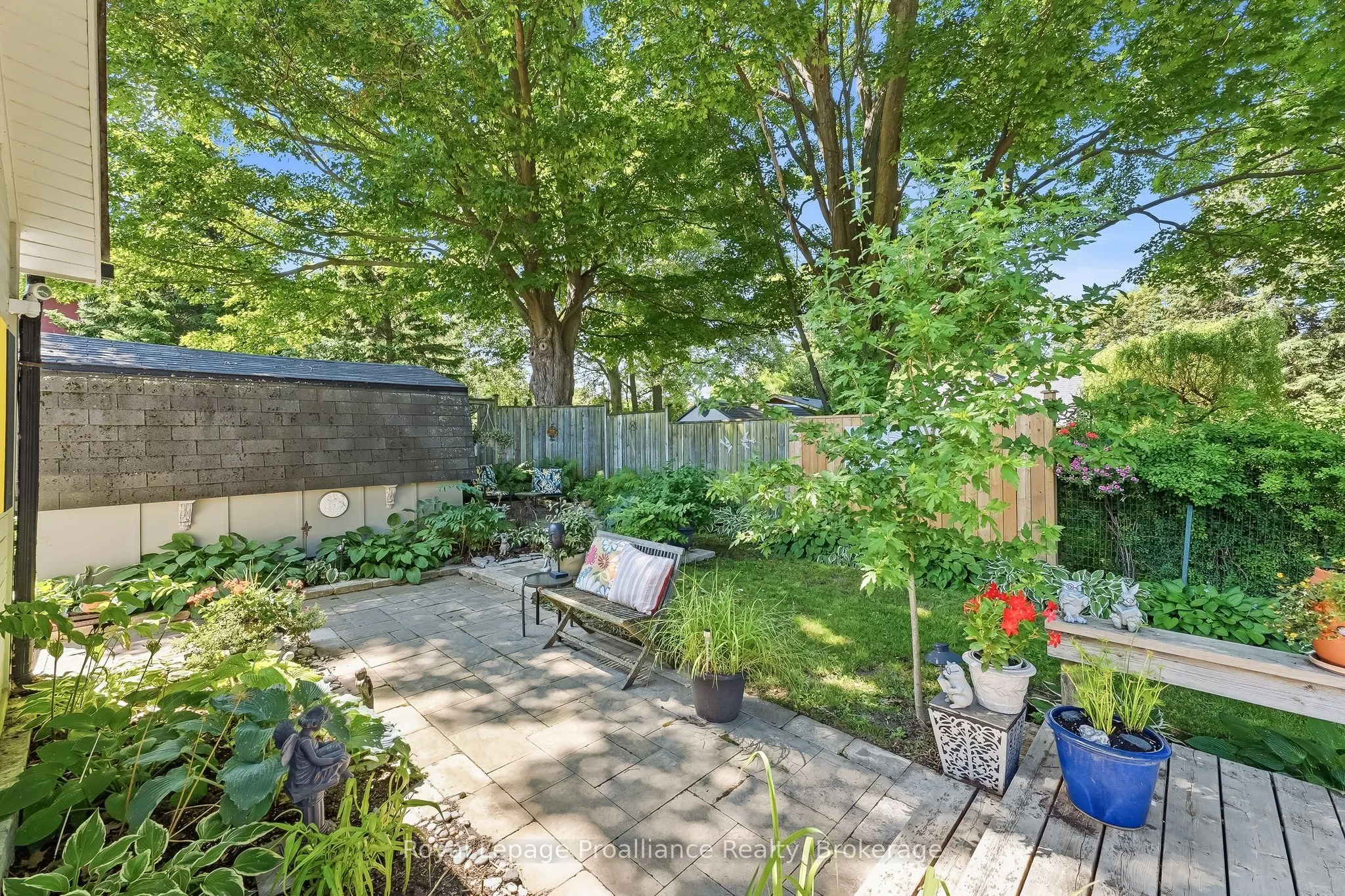 52 Bramley Street S