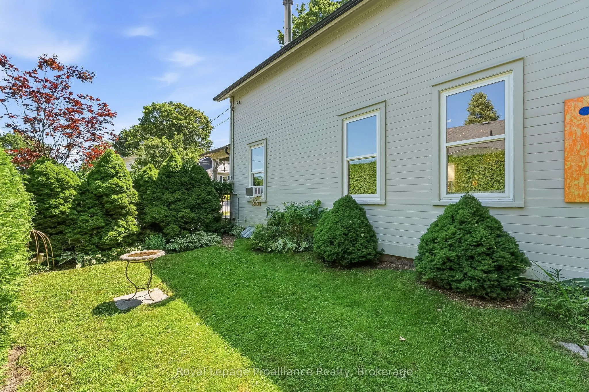52 Bramley Street S