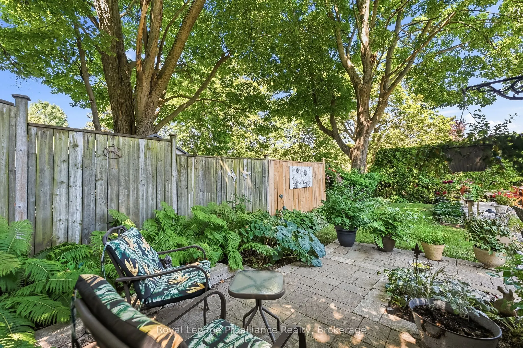 52 Bramley Street S