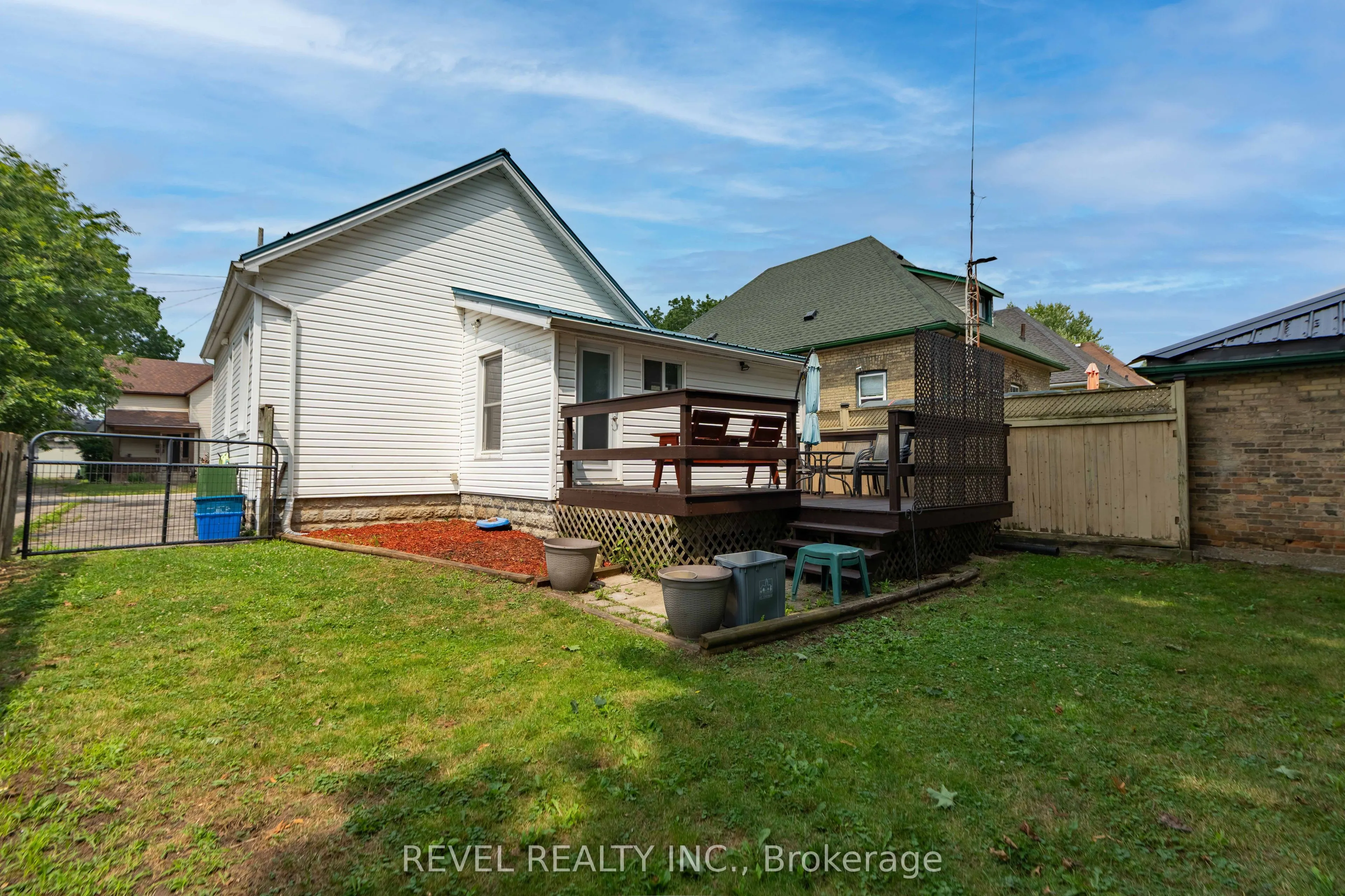 7 Maple Street