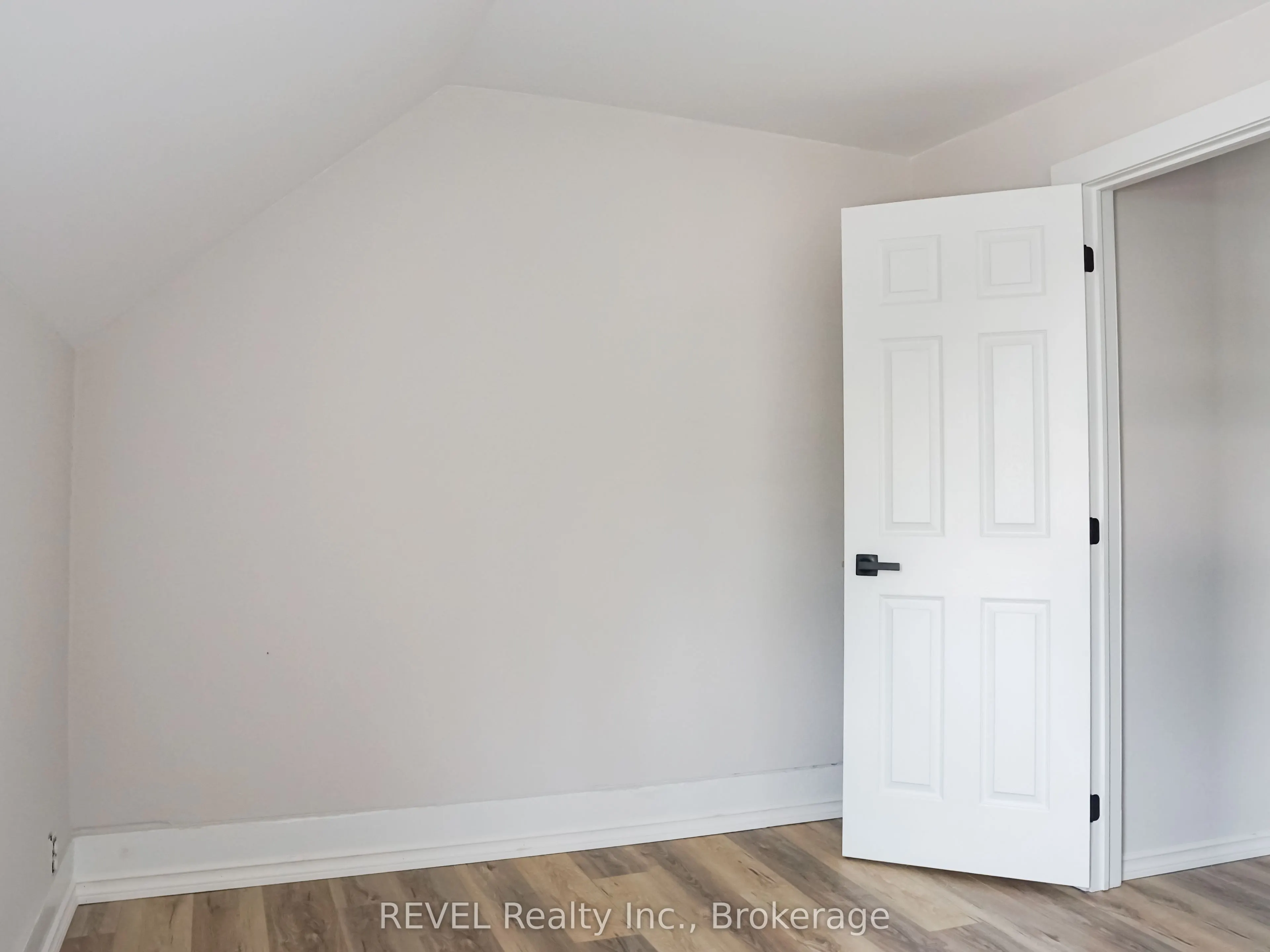 389 Glendale Avenue