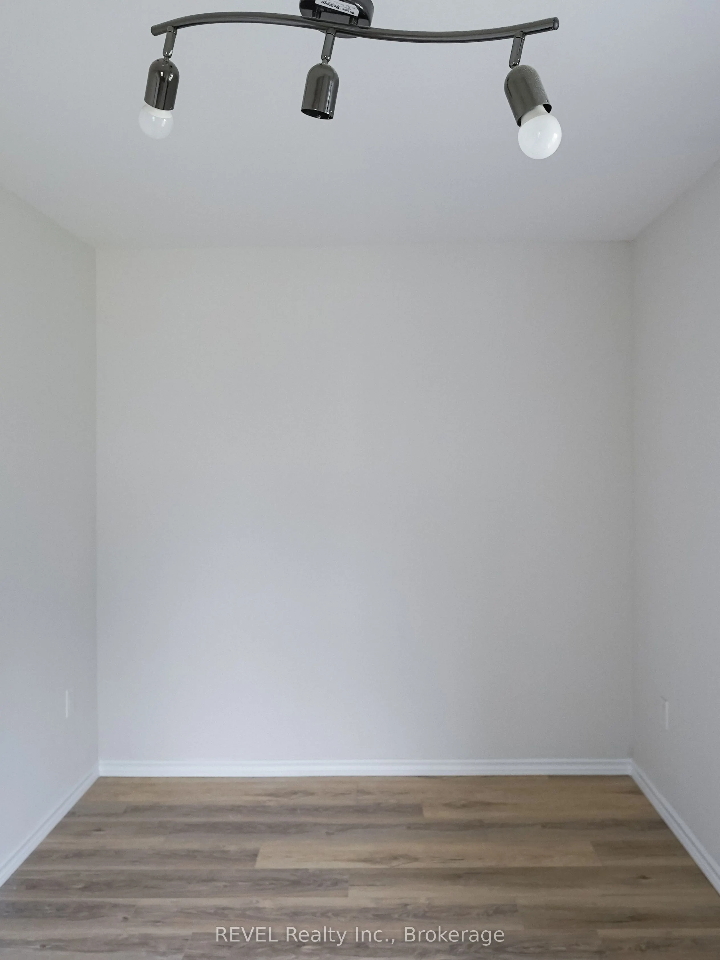 389 Glendale Avenue
