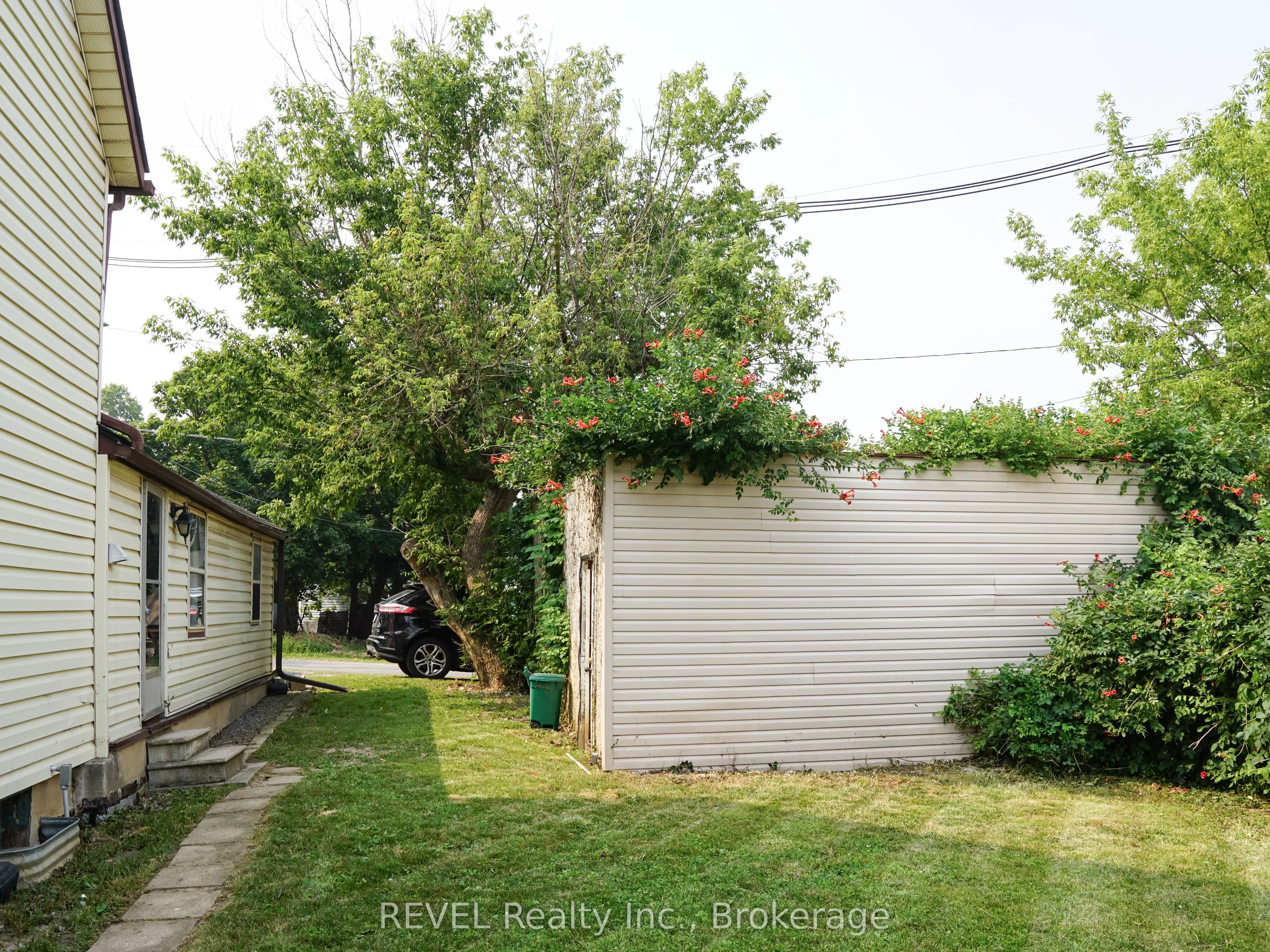 389 Glendale Avenue