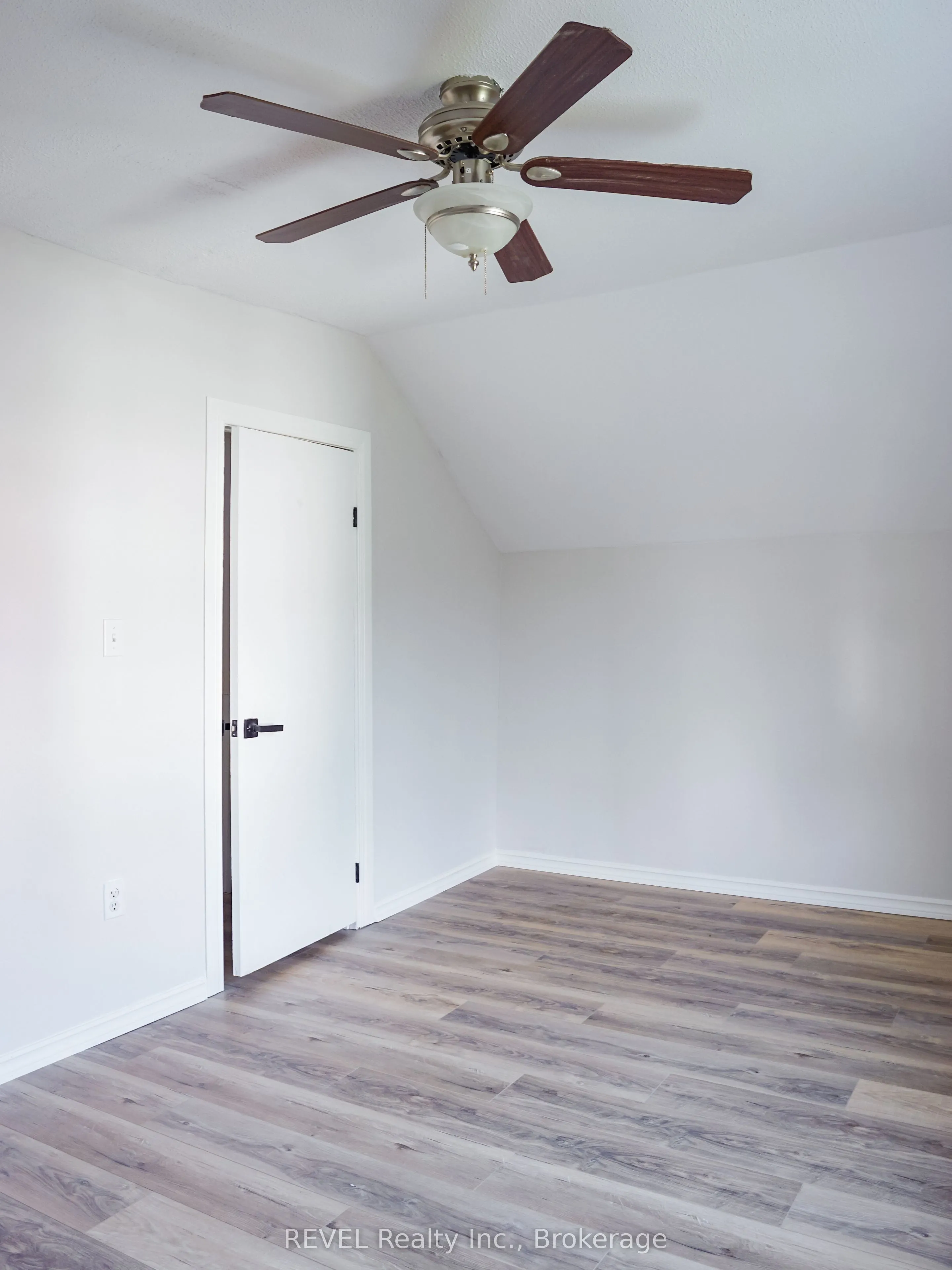 389 Glendale Avenue