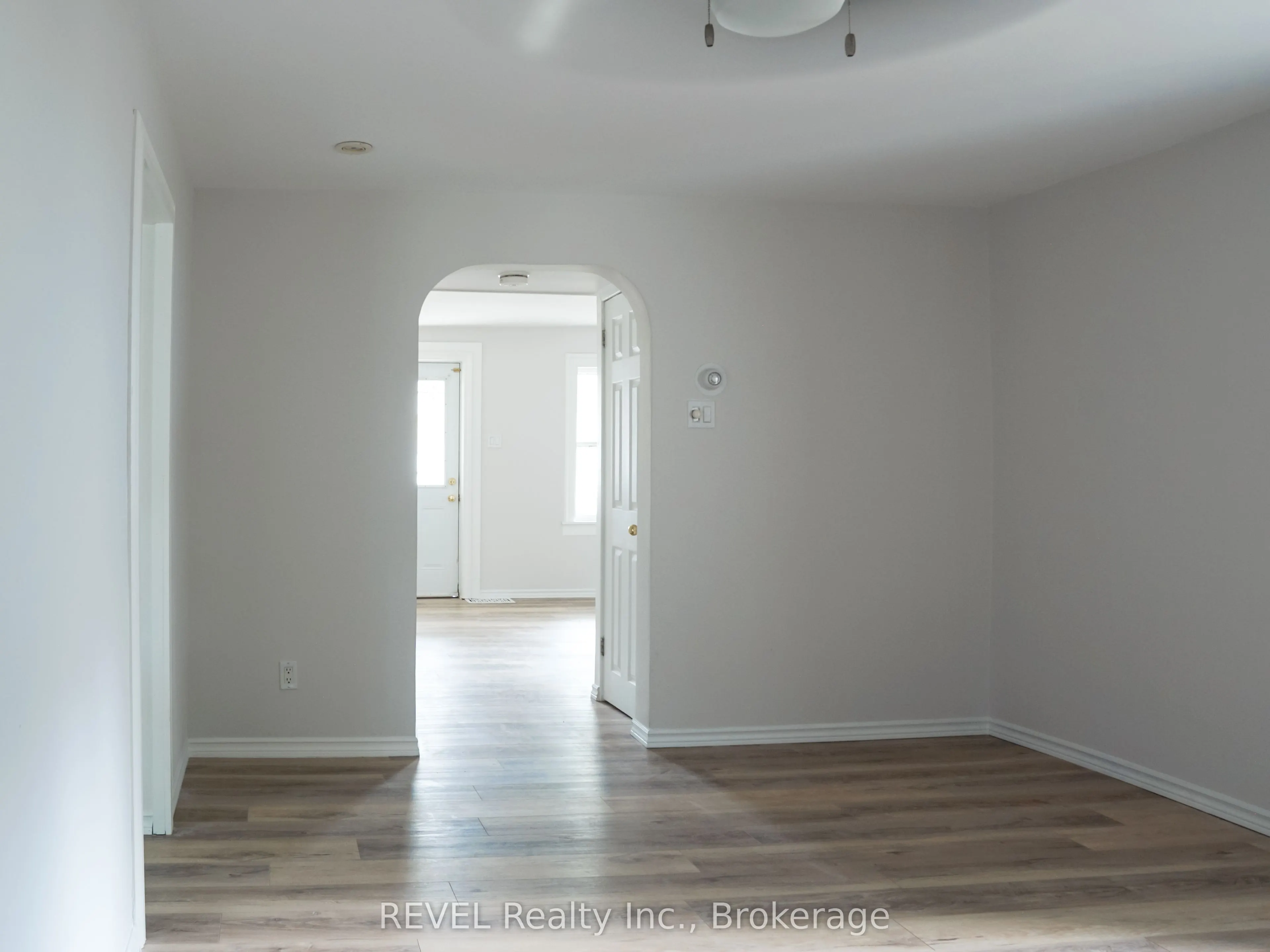 389 Glendale Avenue