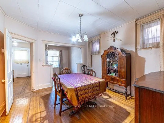 35 Sherman Avenue N