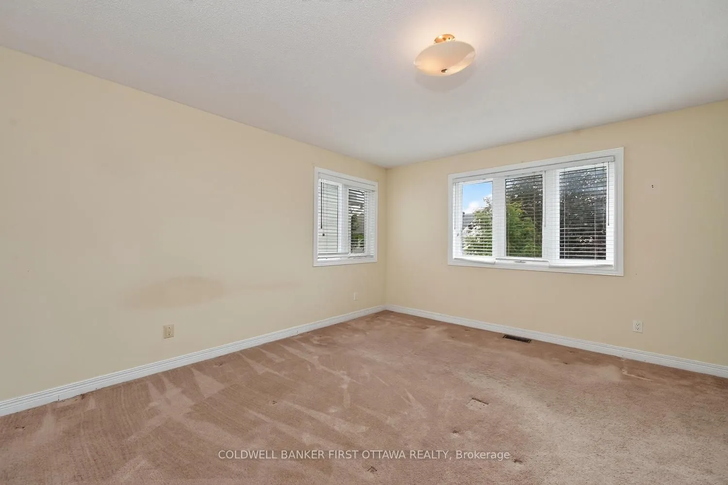 30 Rideaucrest Drive