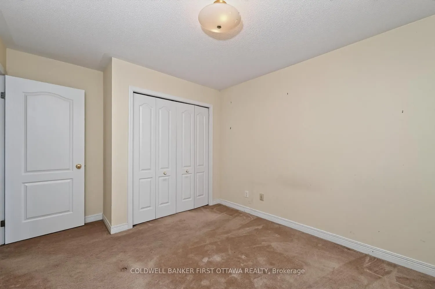 30 Rideaucrest Drive