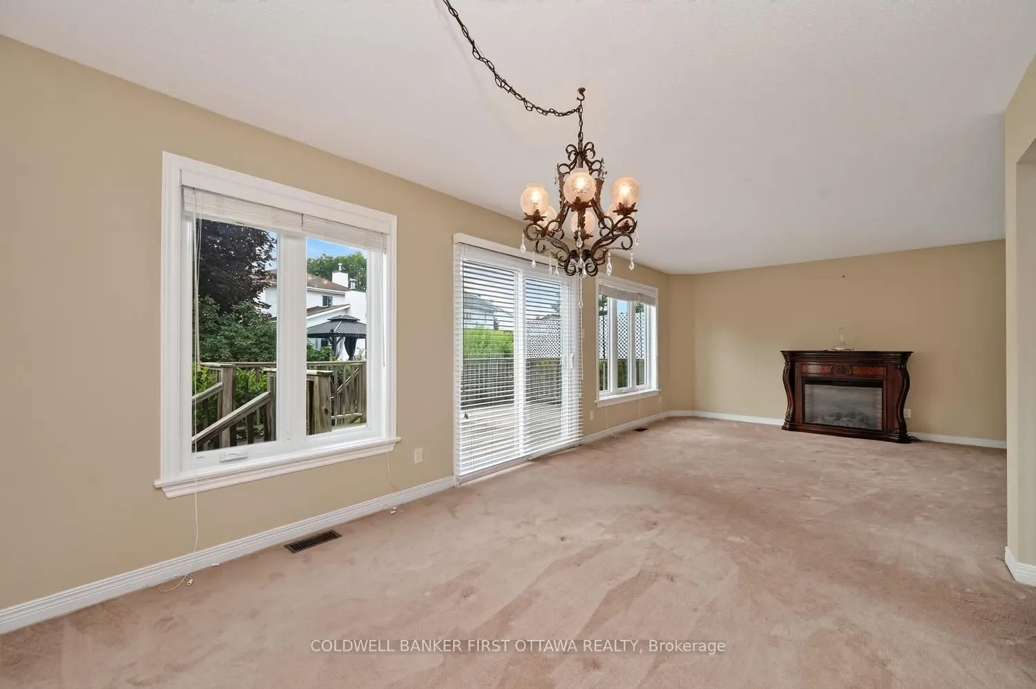 30 Rideaucrest Drive