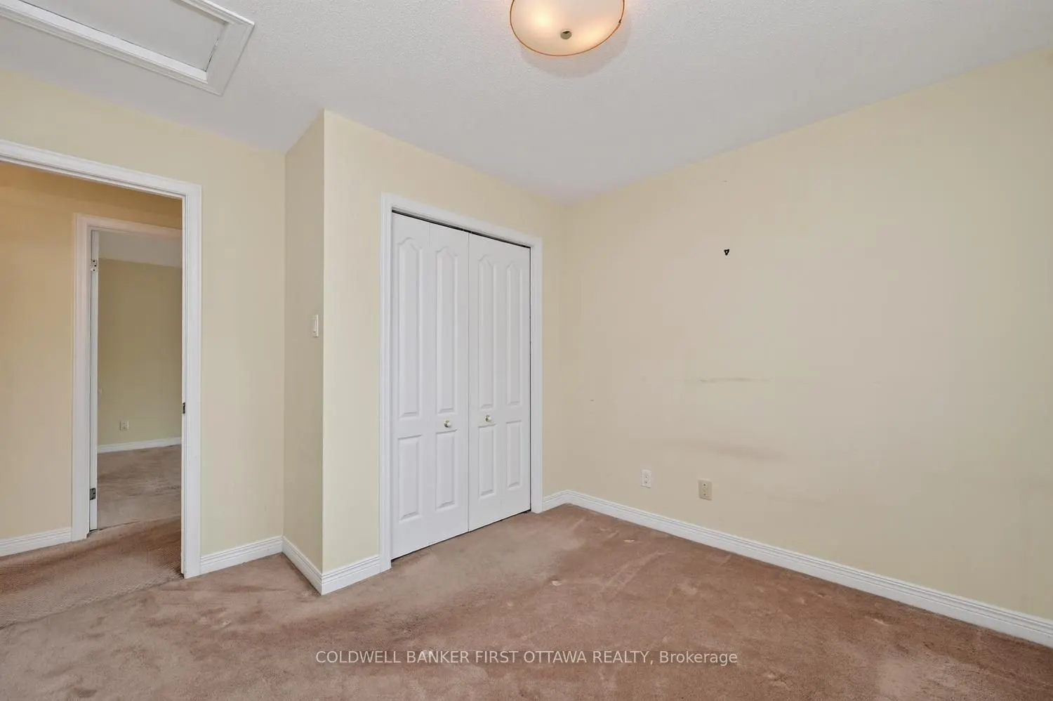 30 Rideaucrest Drive