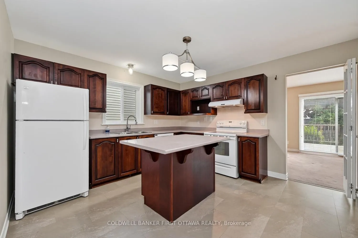 30 Rideaucrest Drive
