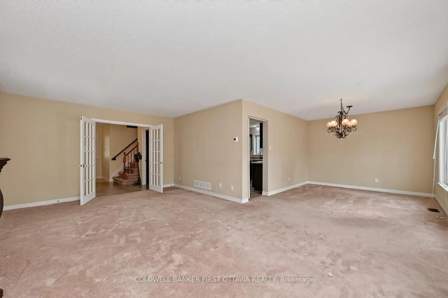 30 Rideaucrest Drive