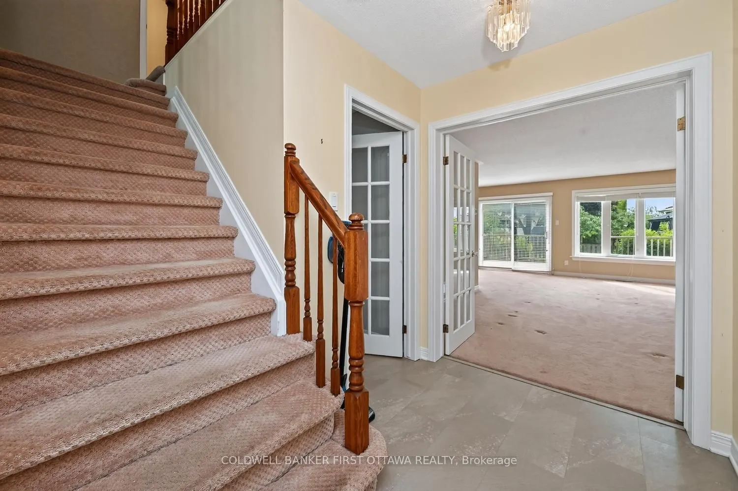30 Rideaucrest Drive