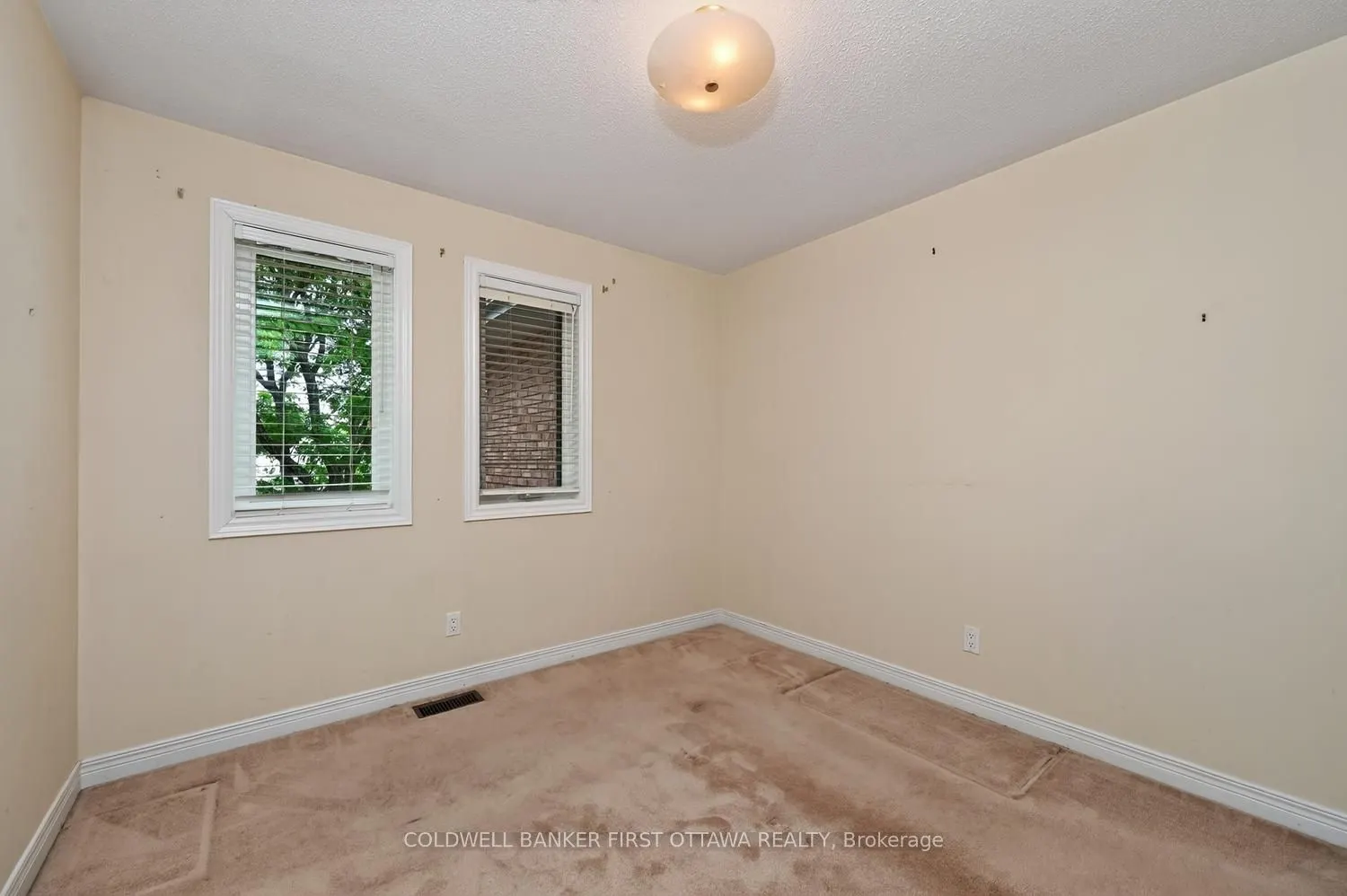 30 Rideaucrest Drive