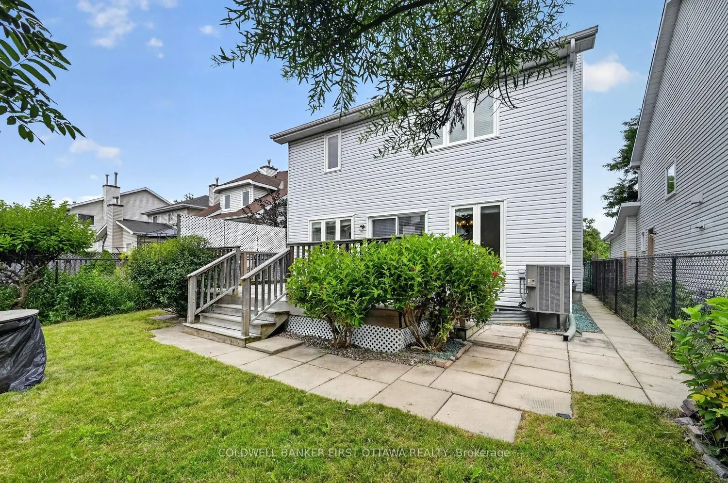 30 Rideaucrest Drive