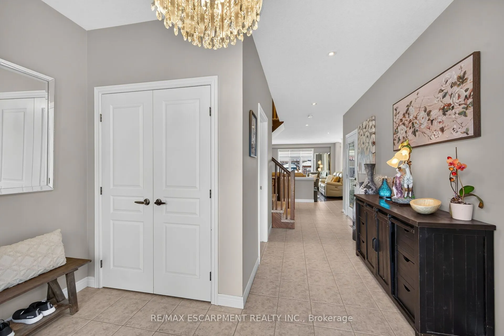 68 GARINGER Crescent