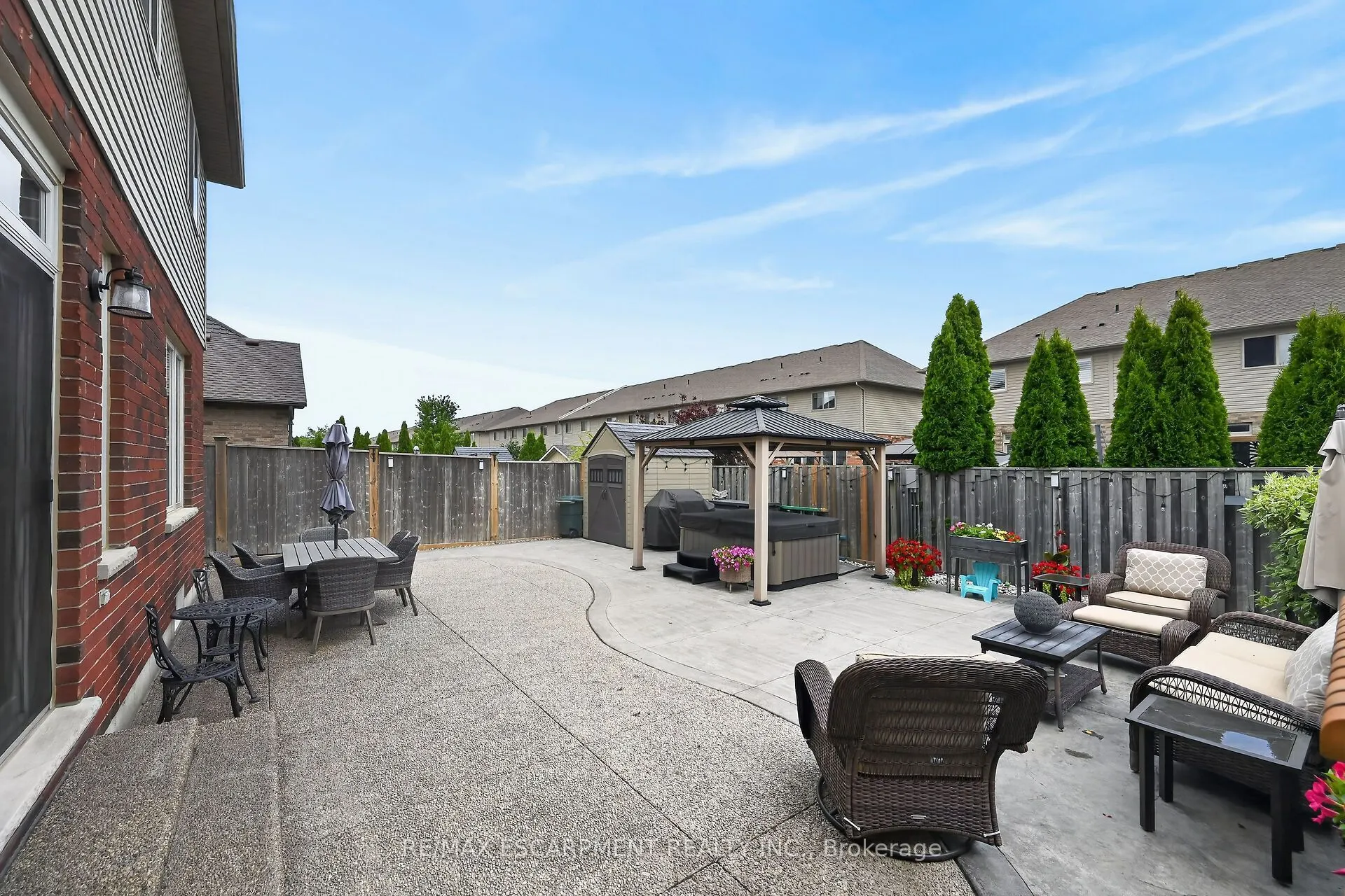 68 GARINGER Crescent