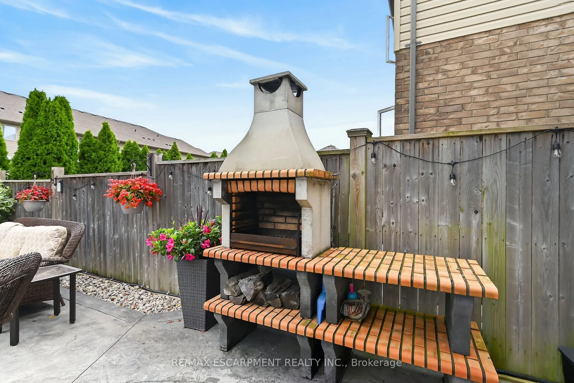 68 GARINGER Crescent