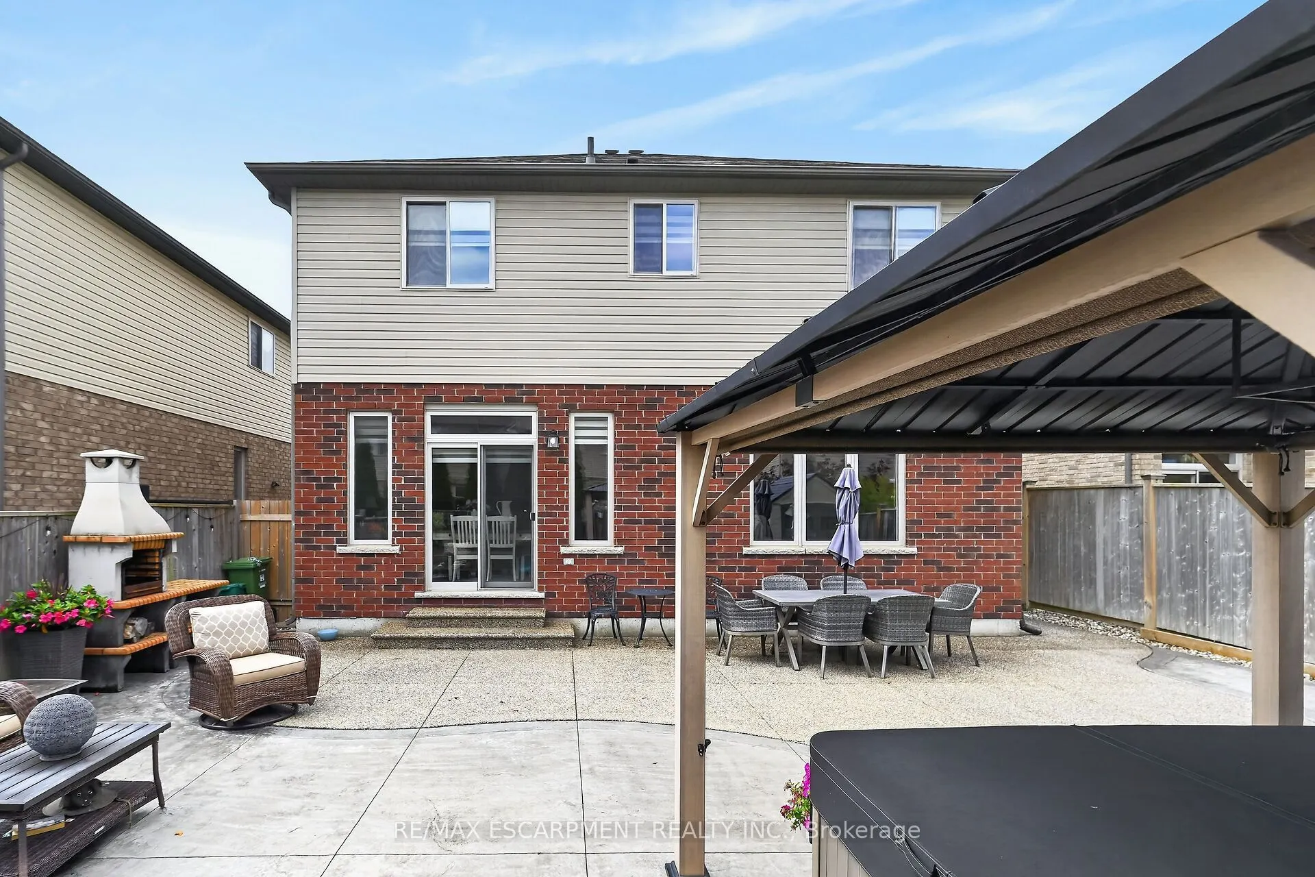 68 GARINGER Crescent