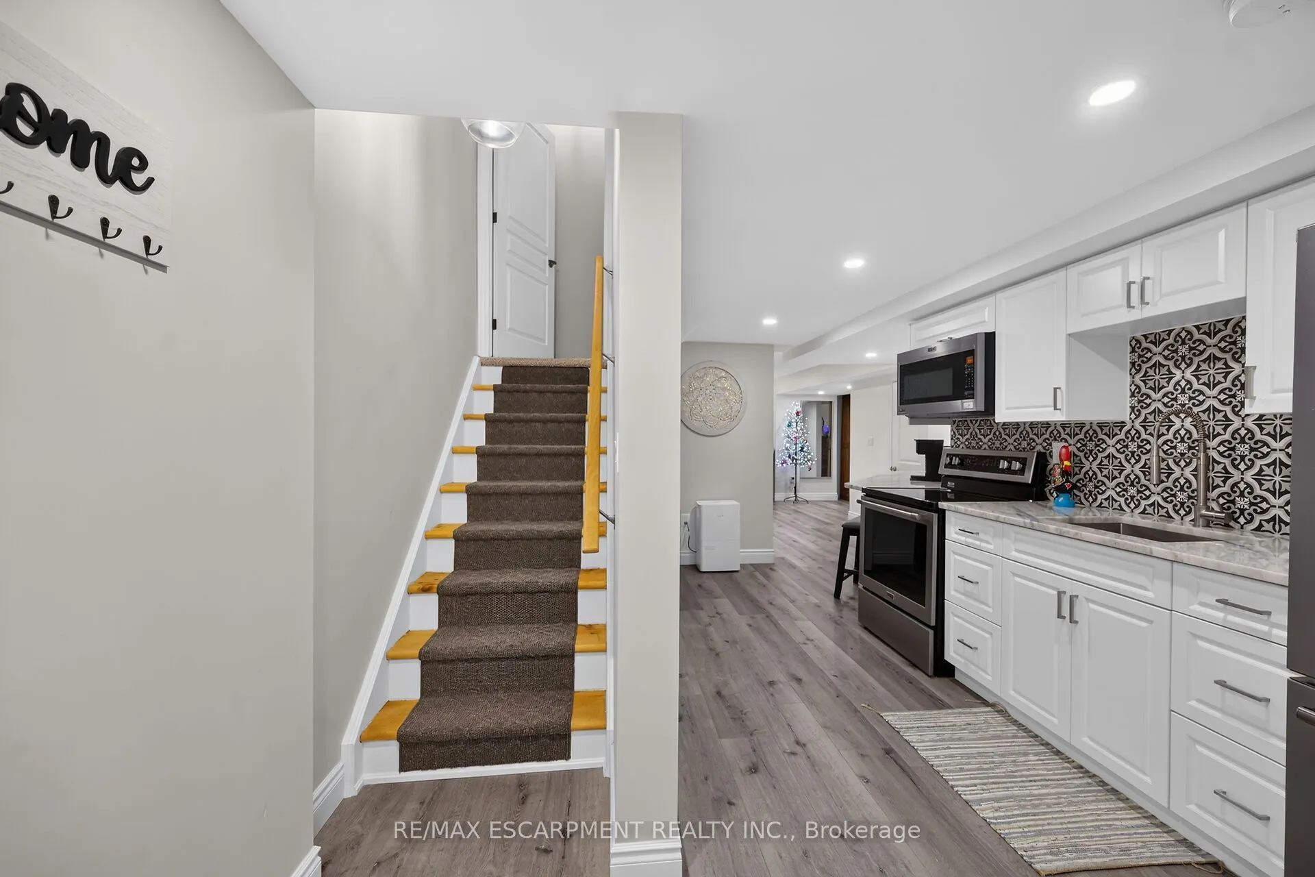 68 GARINGER Crescent