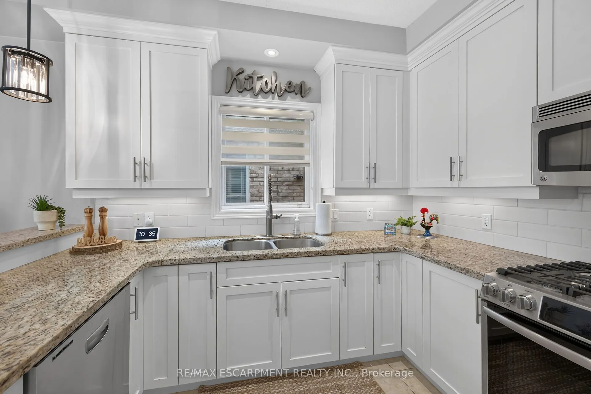 68 GARINGER Crescent