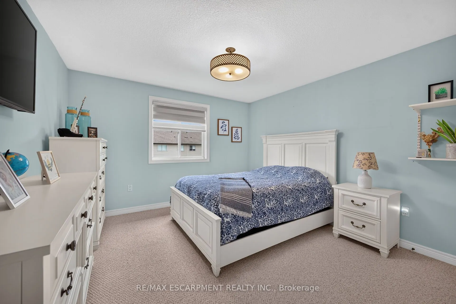 68 GARINGER Crescent