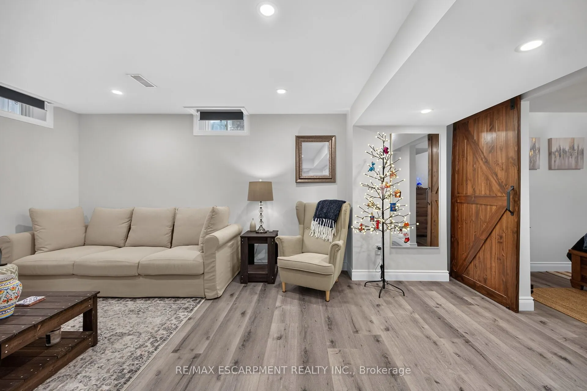 68 GARINGER Crescent