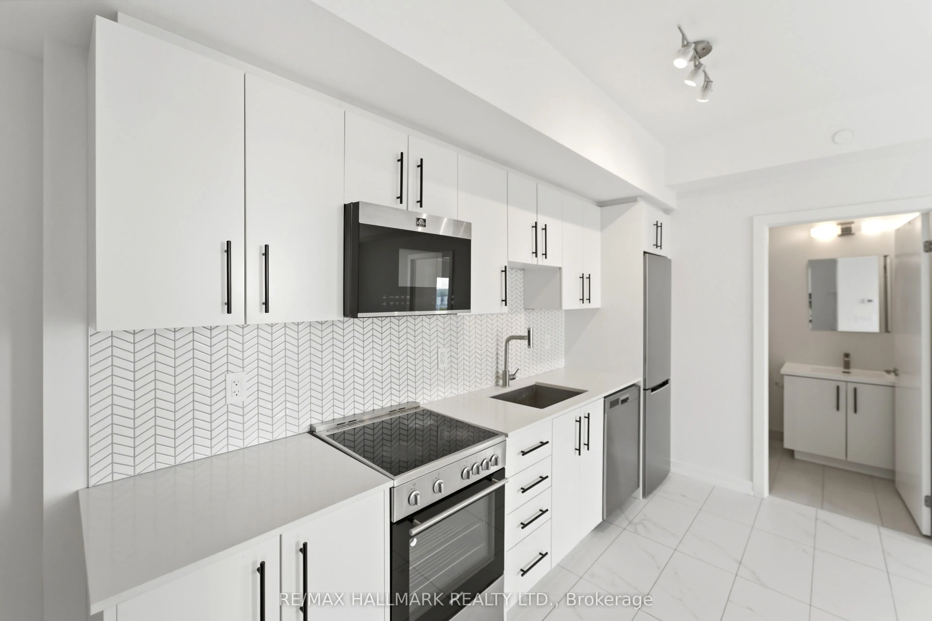 5 Wellington Street S #1406