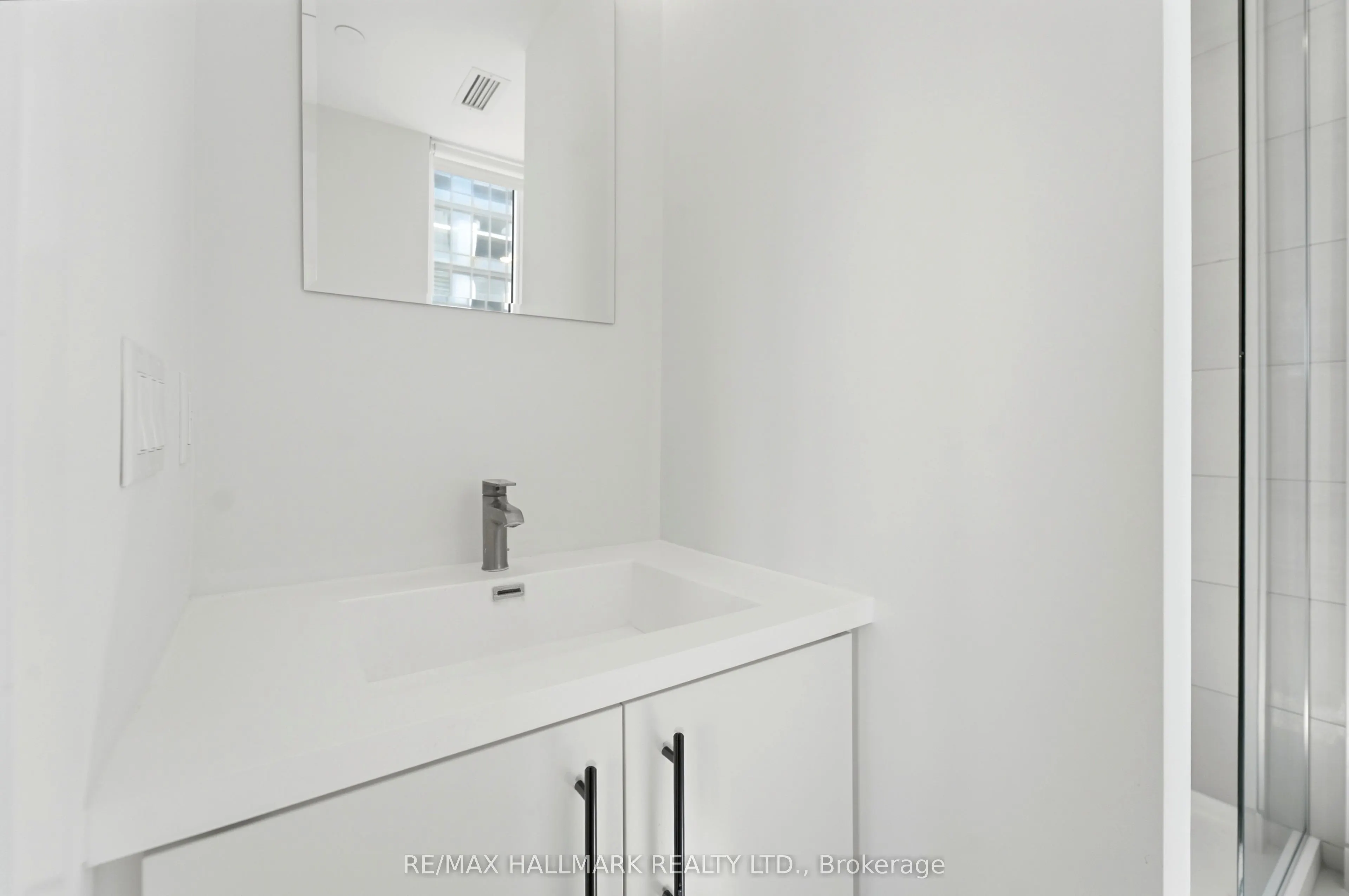 5 Wellington Street S #1406