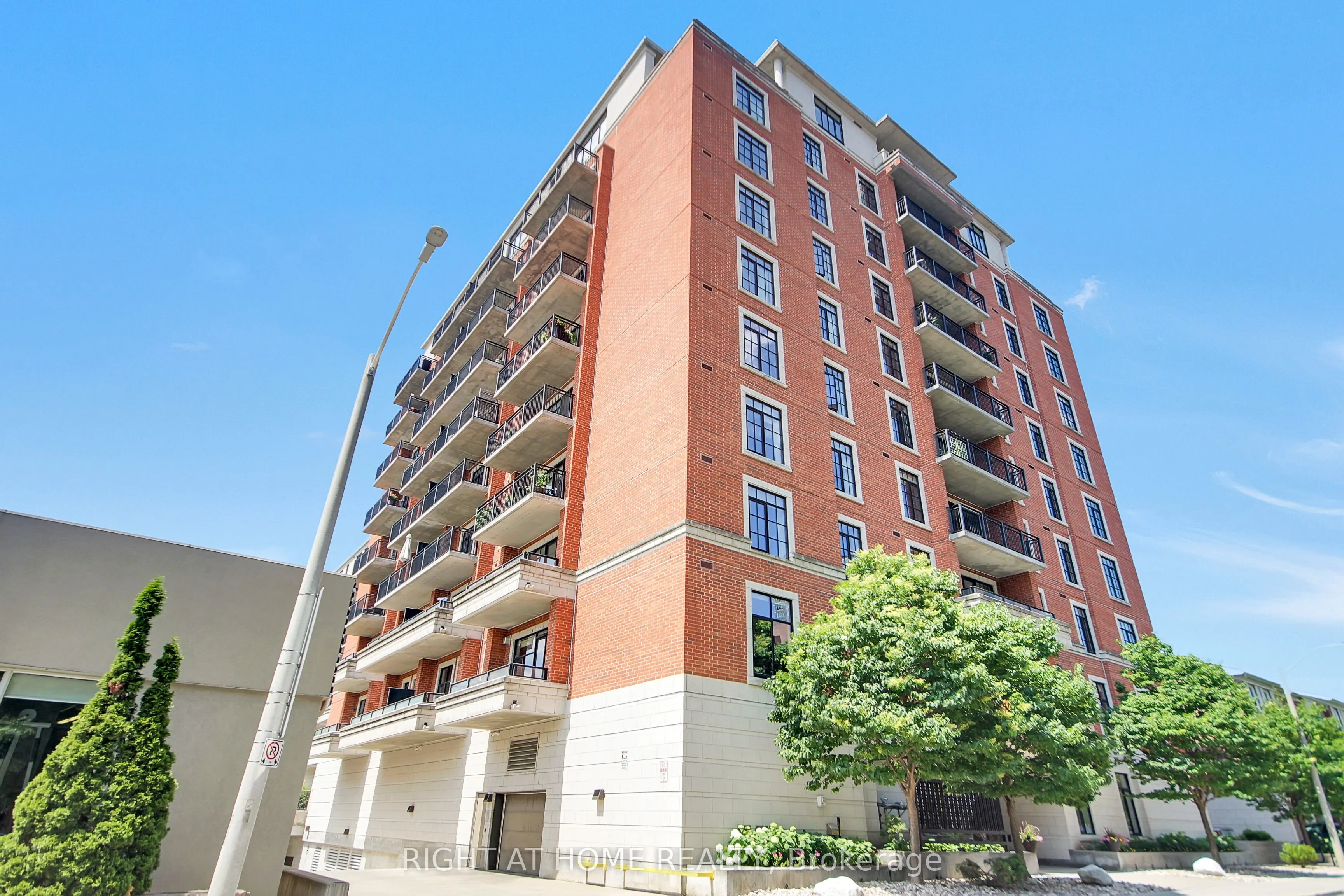 330 Loretta Avenue S #810