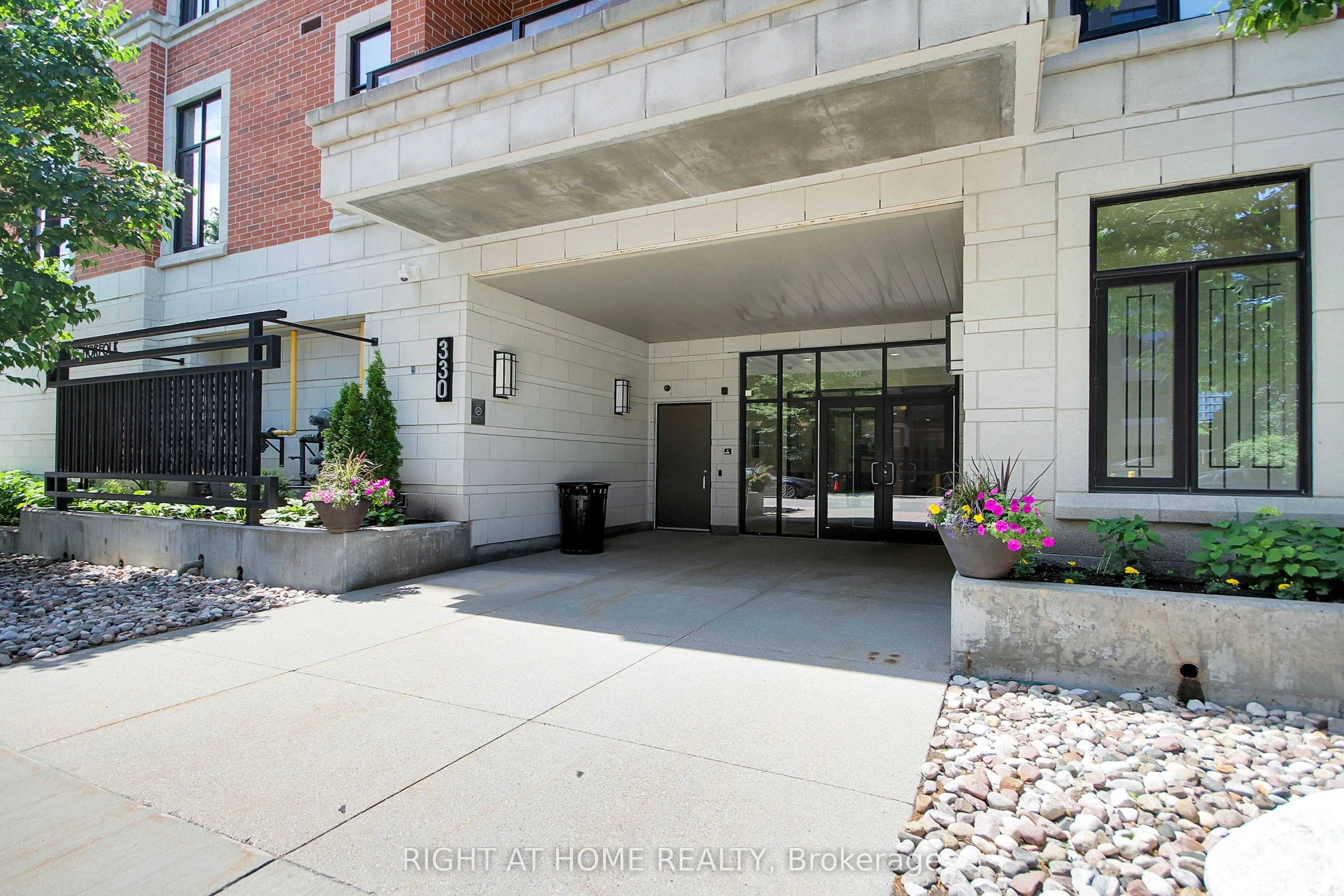 330 Loretta Avenue S #810