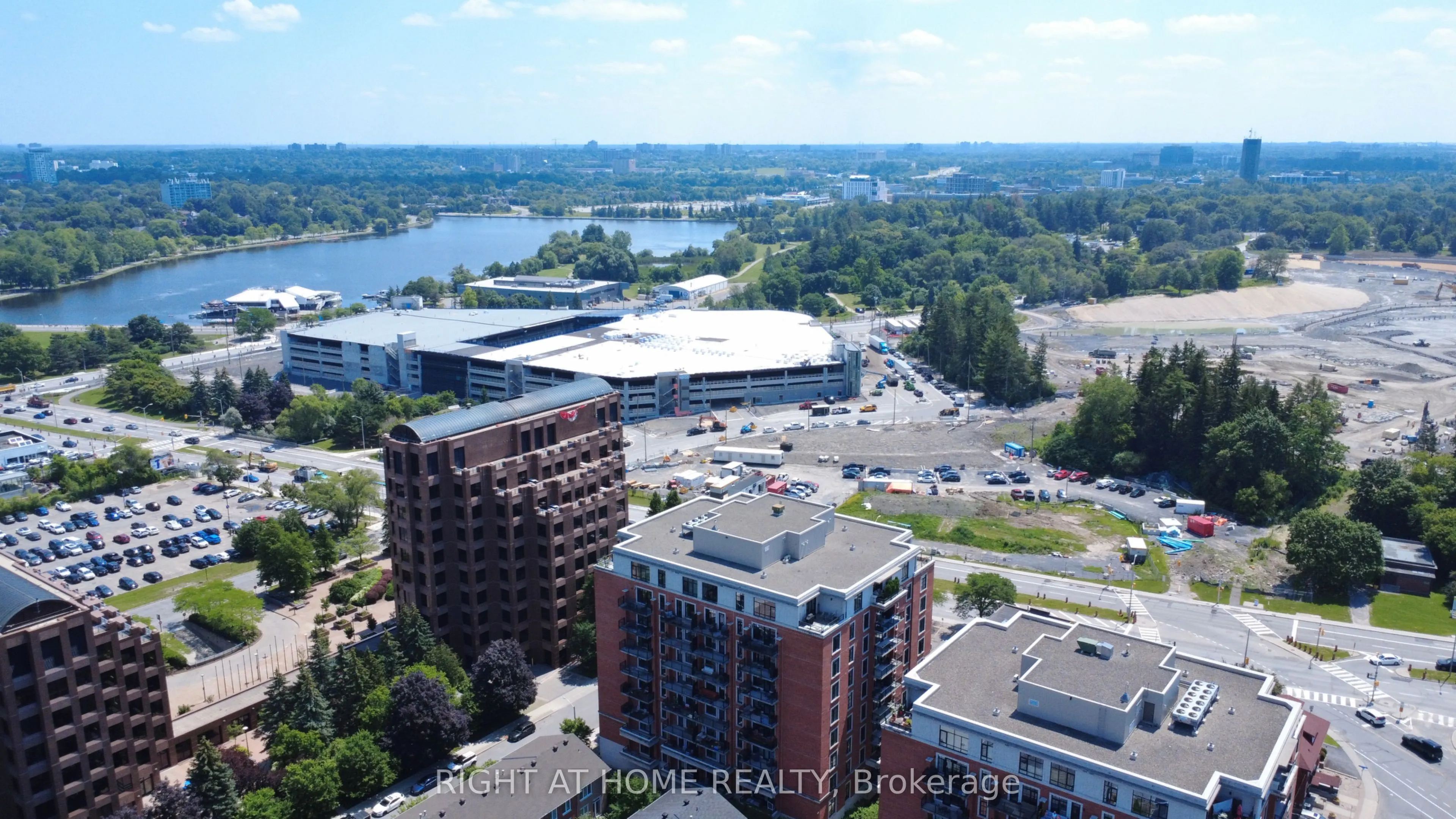 330 Loretta Avenue S #810