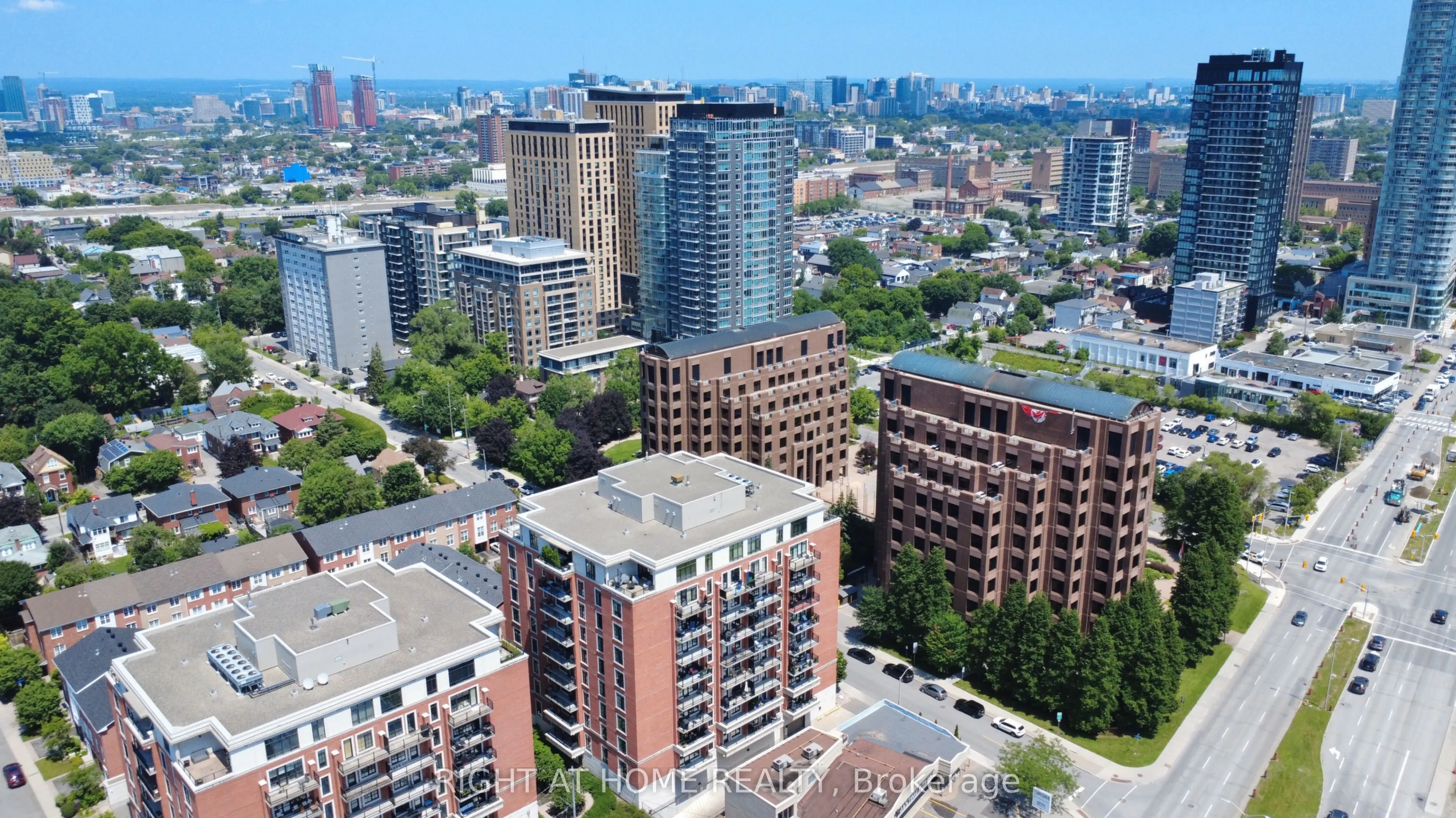 330 Loretta Avenue S #810