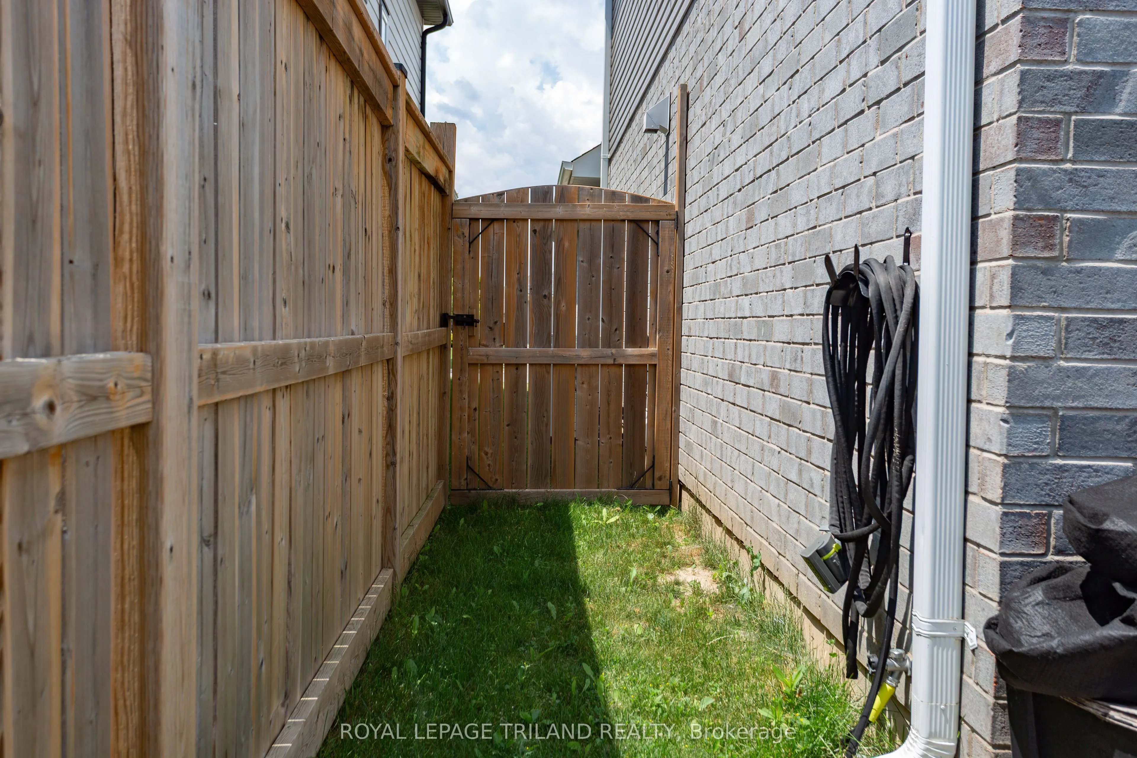 1 Acorn Trail