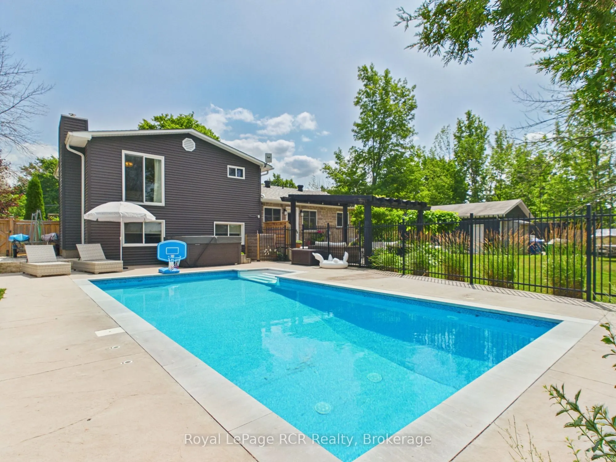319370 Grey Road 1 Road