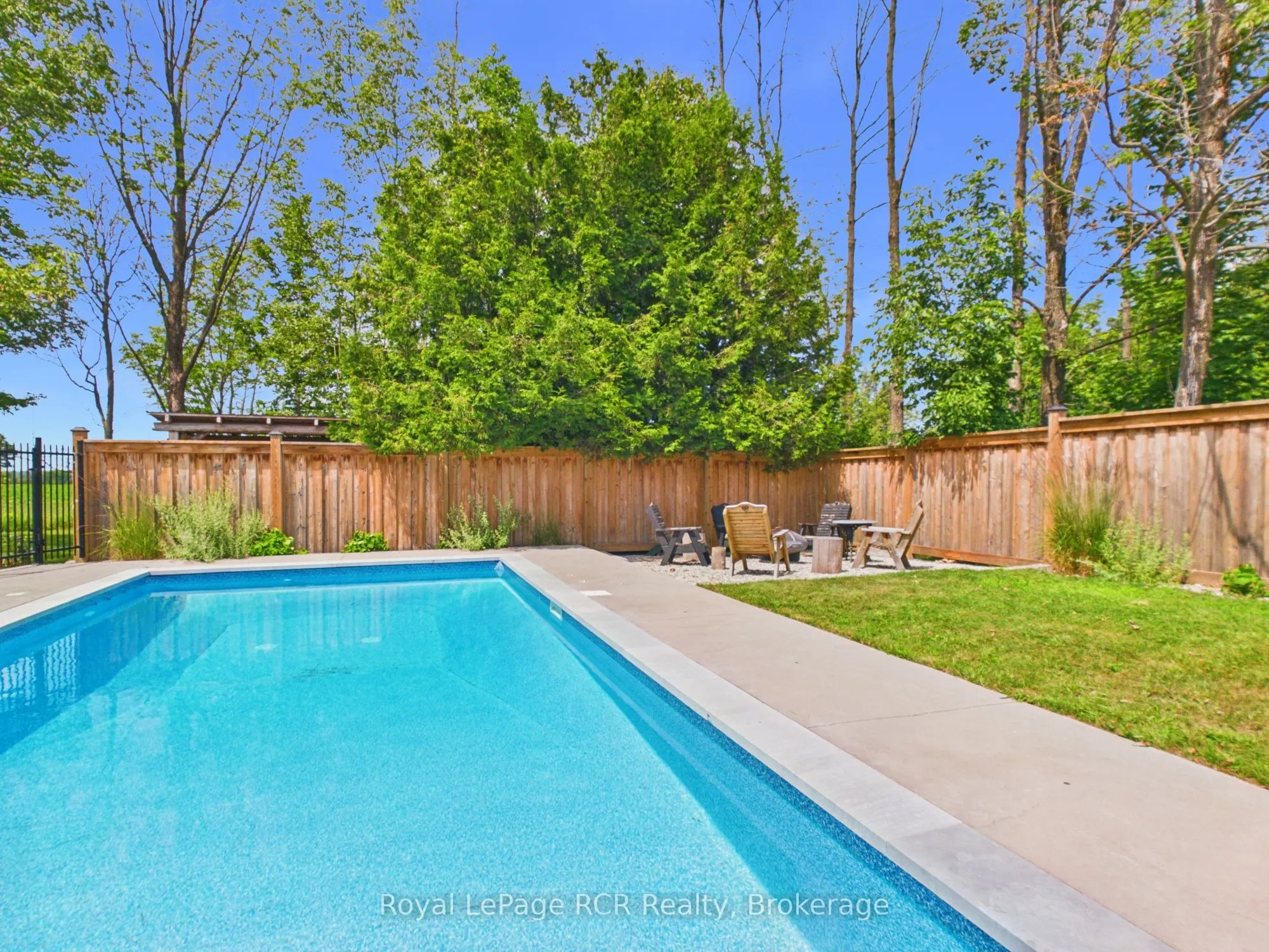 319370 Grey Road 1 Road